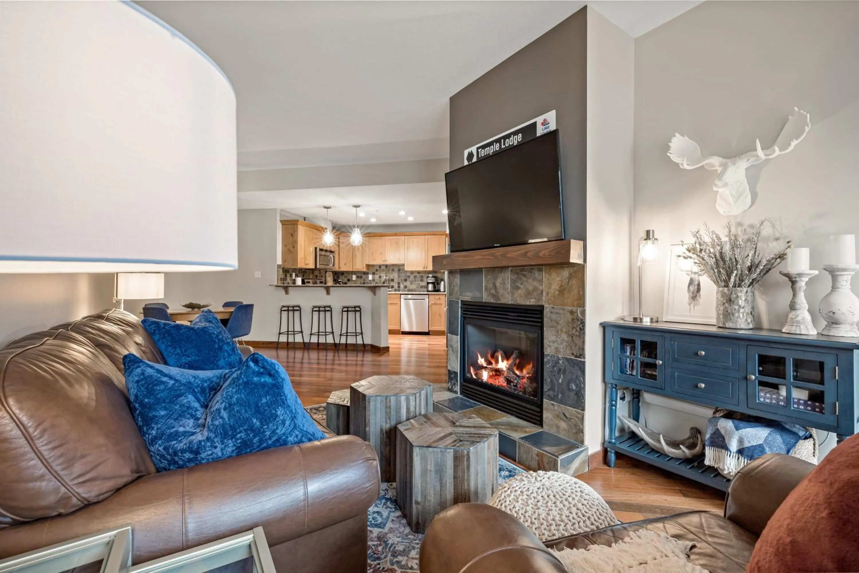 RidgeView Loft - Top Floor 2 Bed 2 Bath, Amazing Views