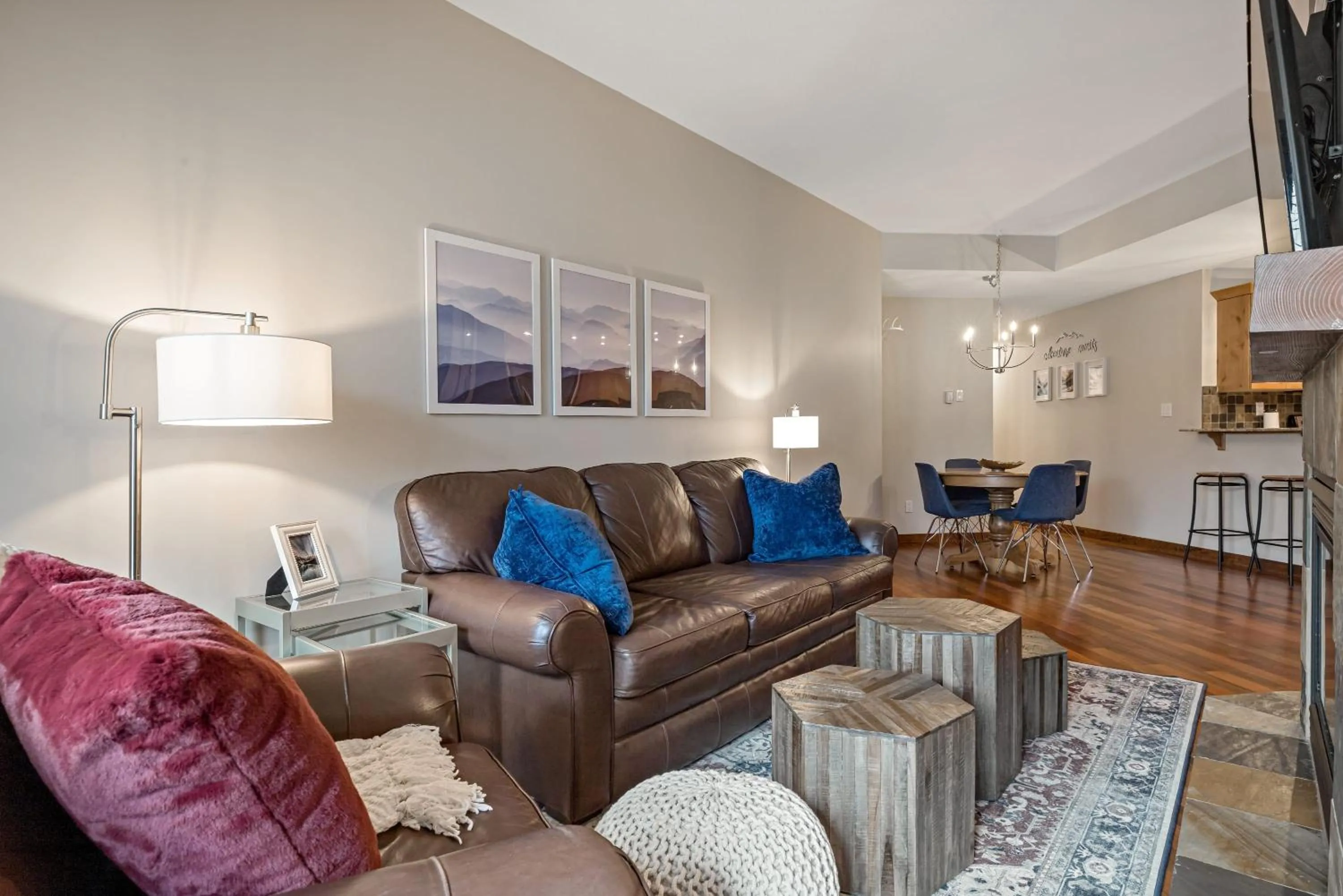 RidgeView Loft - Top Floor 2 Bed 2 Bath, Amazing Views