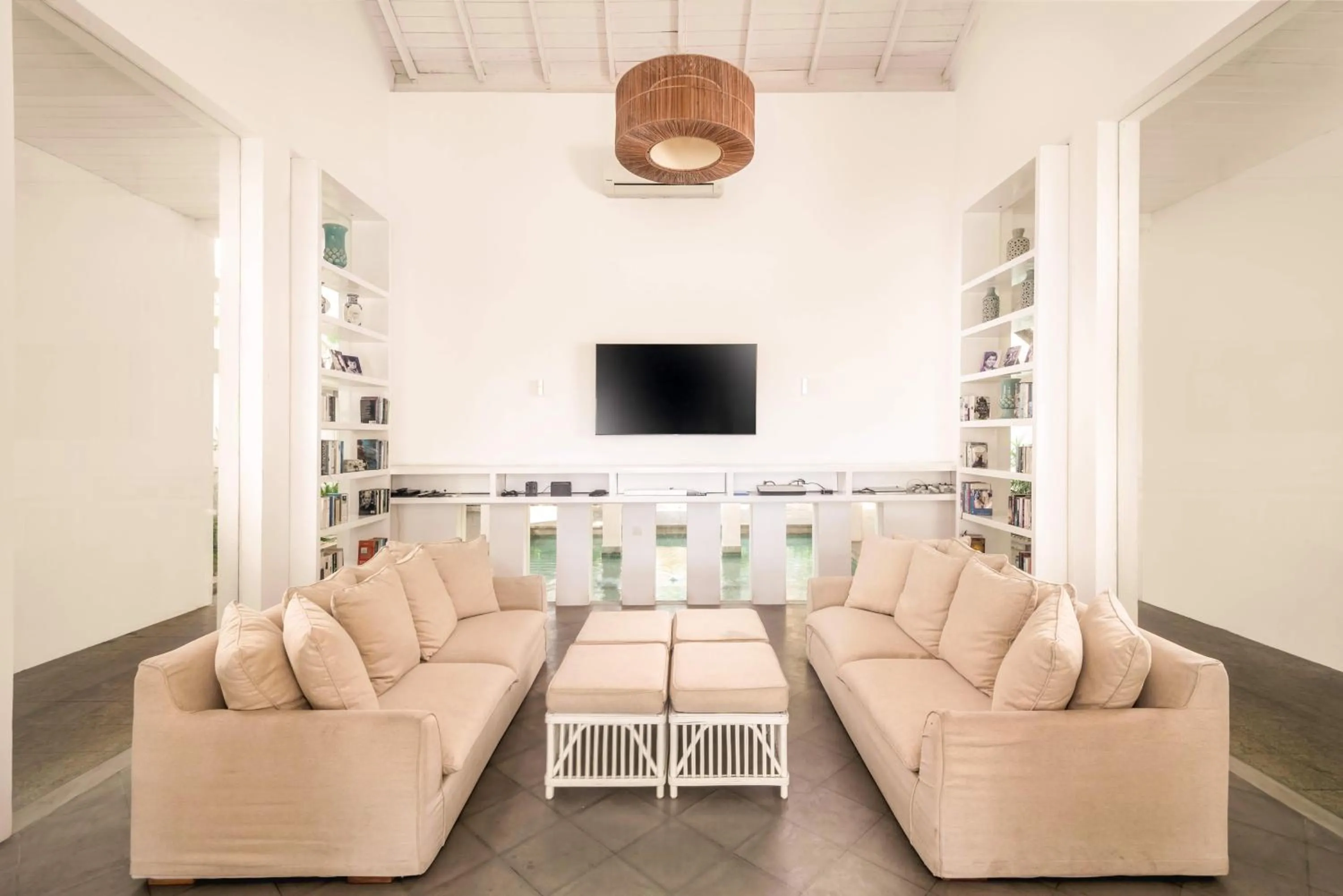 Communal lounge/ TV room in Ishq Talpe