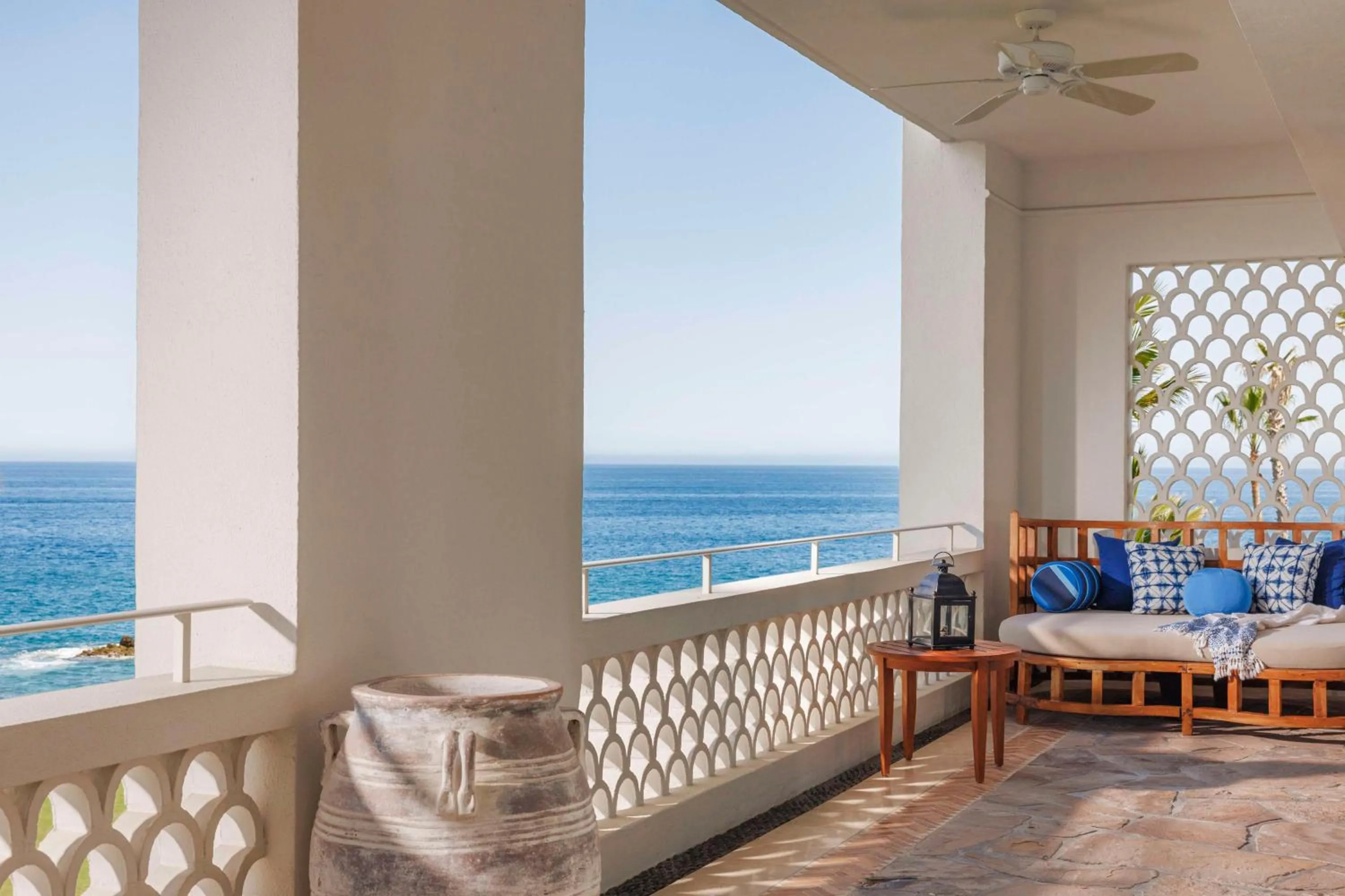 Photo of the whole room in One&Only Palmilla