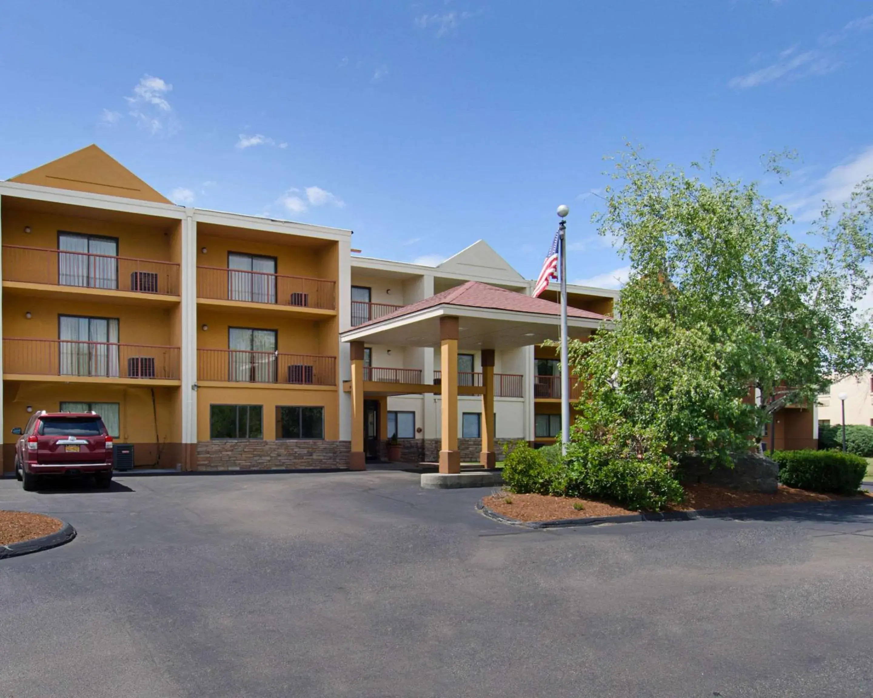 Property Building in Quality Inn & Suites Worcester