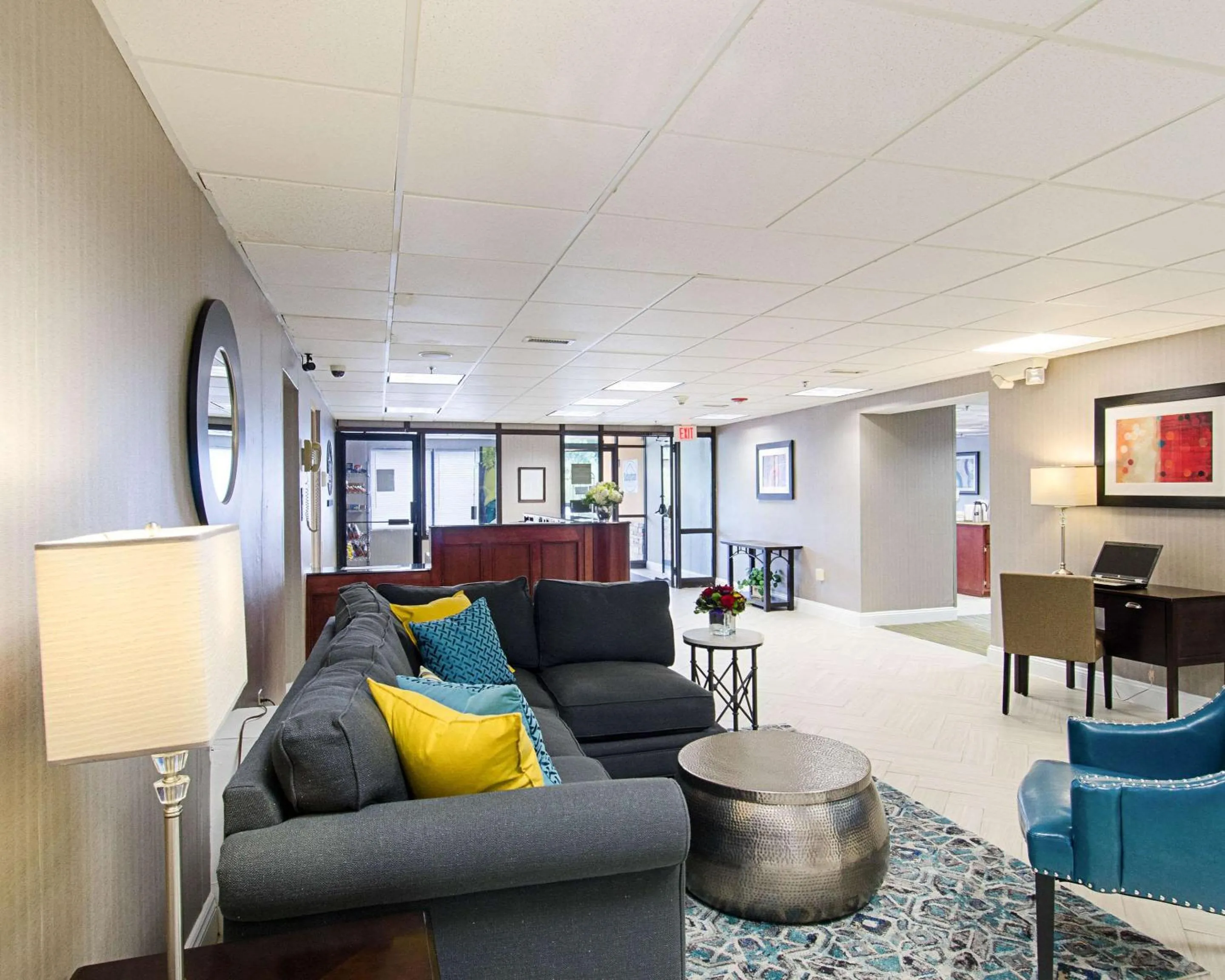 Lobby or reception, Seating Area in Quality Inn & Suites Worcester