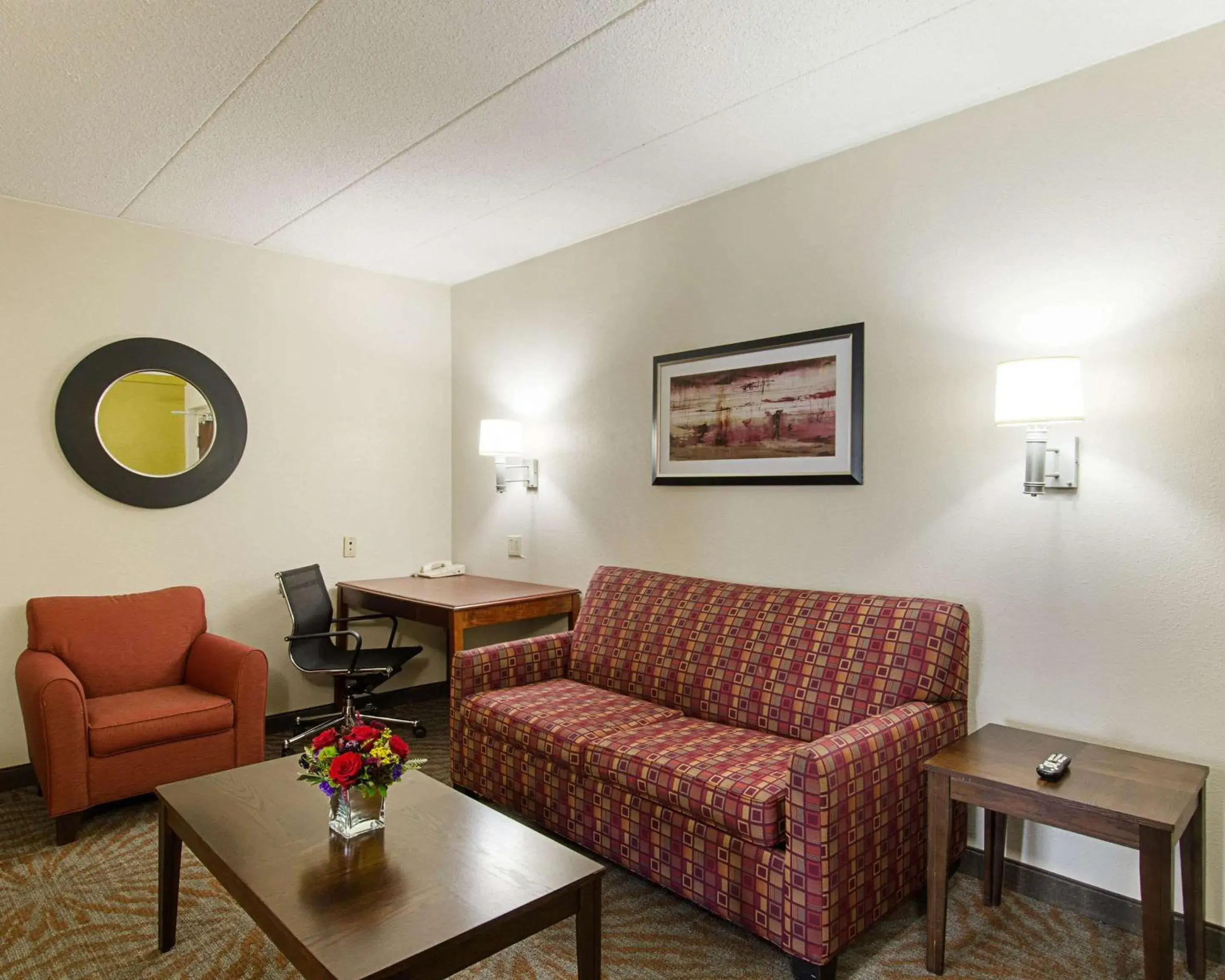 Photo of the whole room, Seating Area in Quality Inn & Suites Worcester