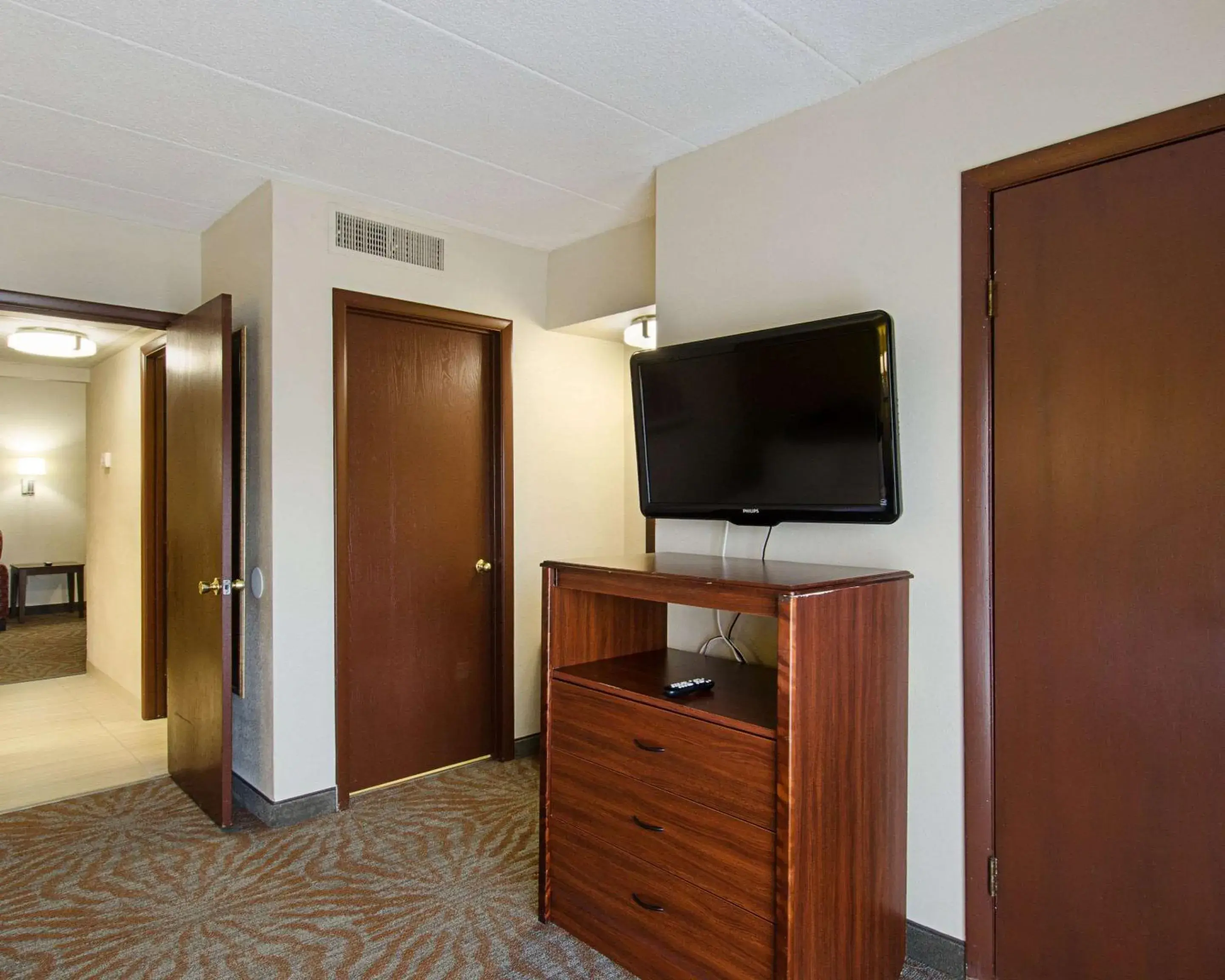 Photo of the whole room, TV/Entertainment Center in Quality Inn & Suites Worcester