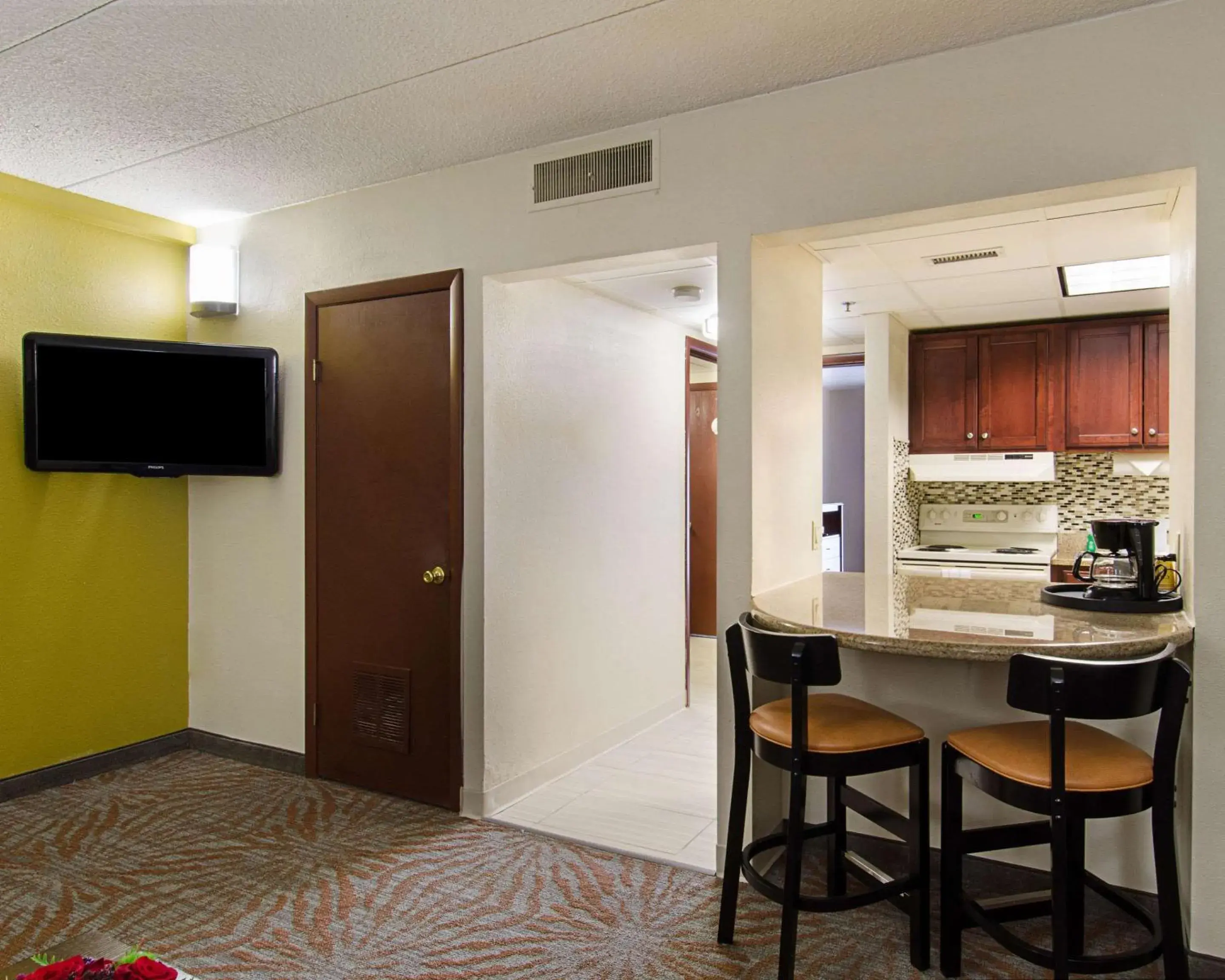 Photo of the whole room, TV/Entertainment Center in Quality Inn & Suites Worcester