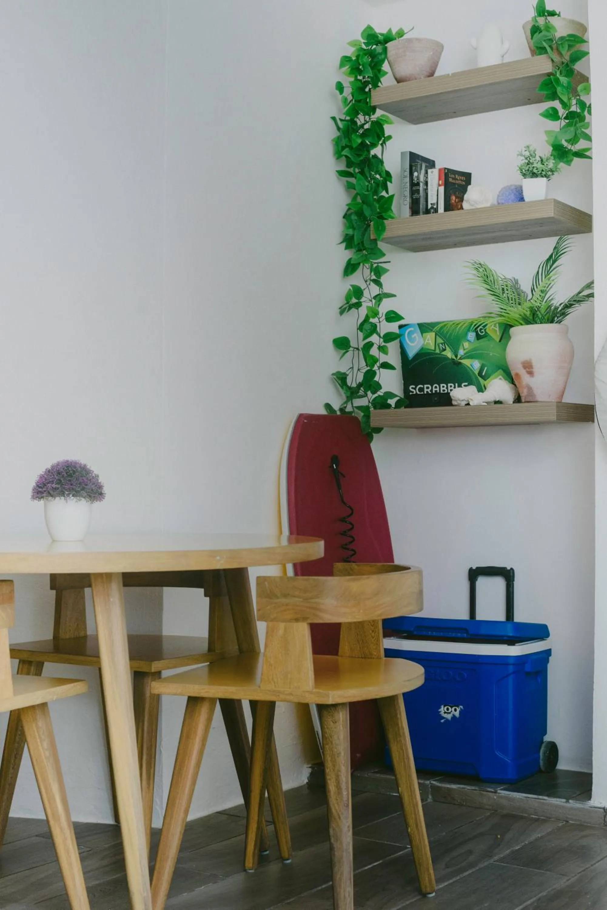 Dining area in HotelZone L20 Beach Access