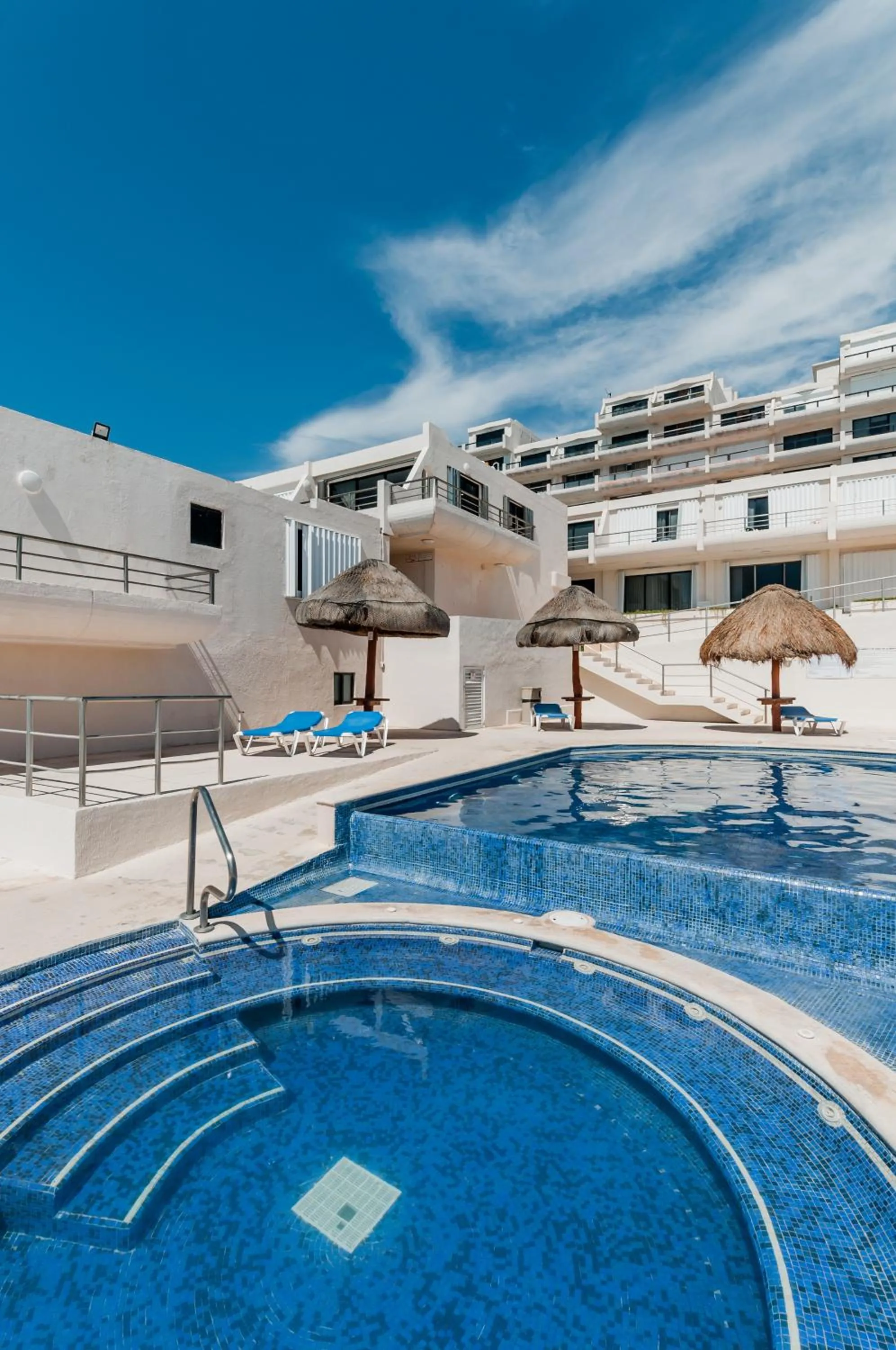 Swimming pool in HotelZone L20 Beach Access