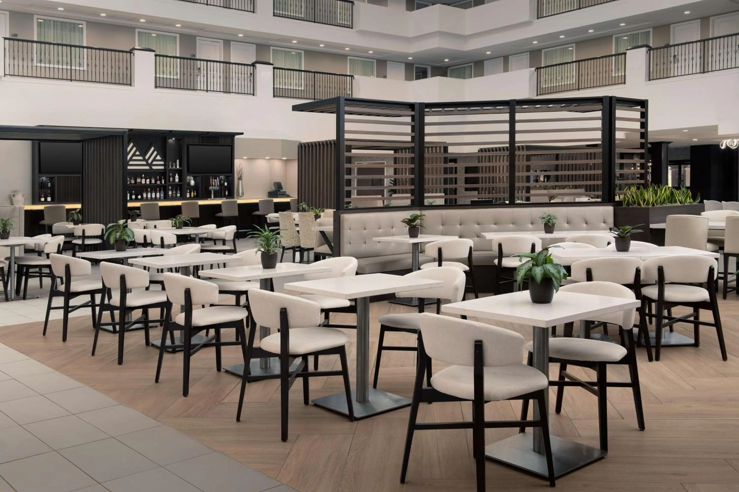 Restaurant/places to eat in Embassy Suites La Quinta Hotel & Spa