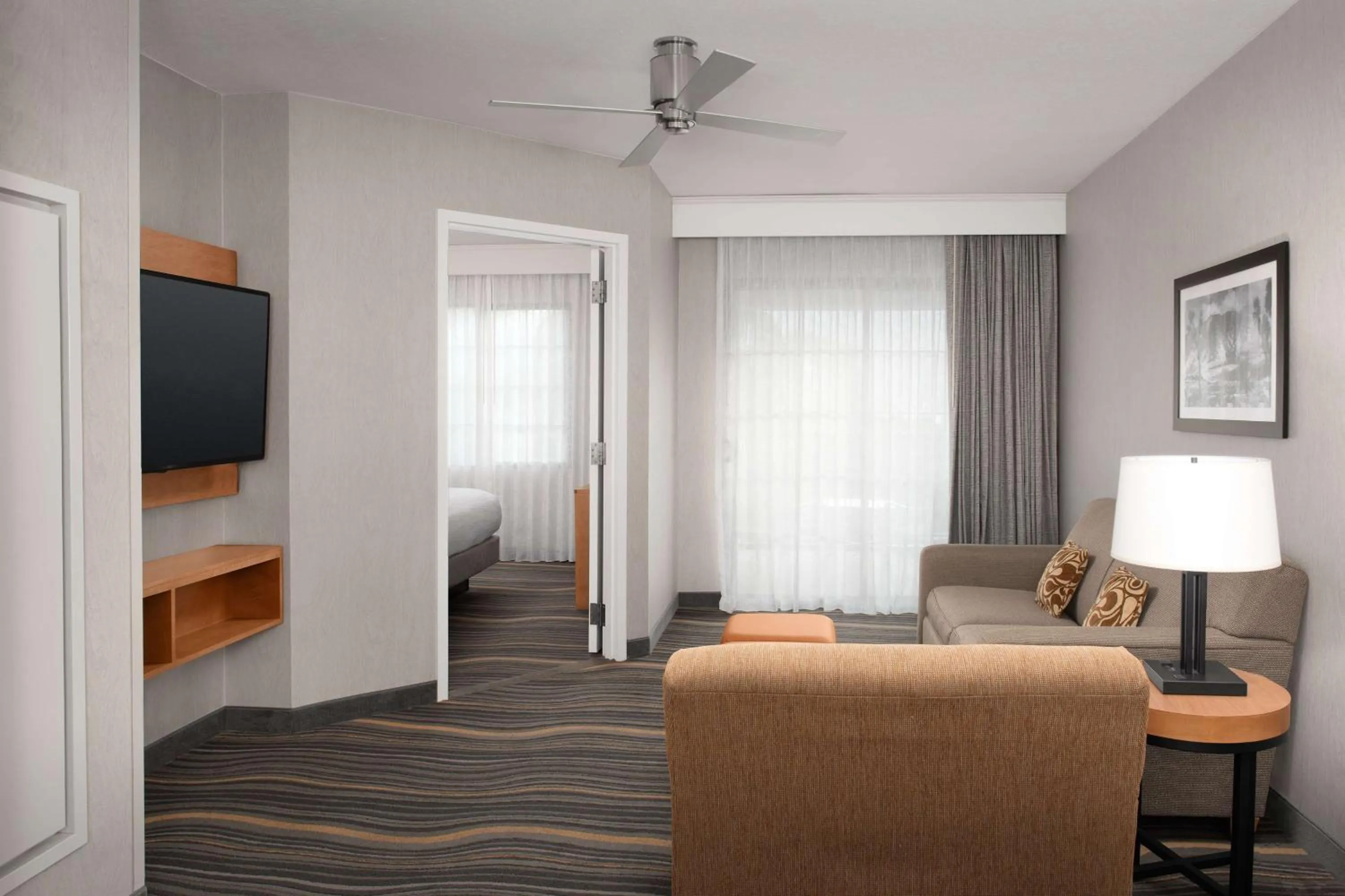 Living room, Bed in Embassy Suites La Quinta Hotel & Spa