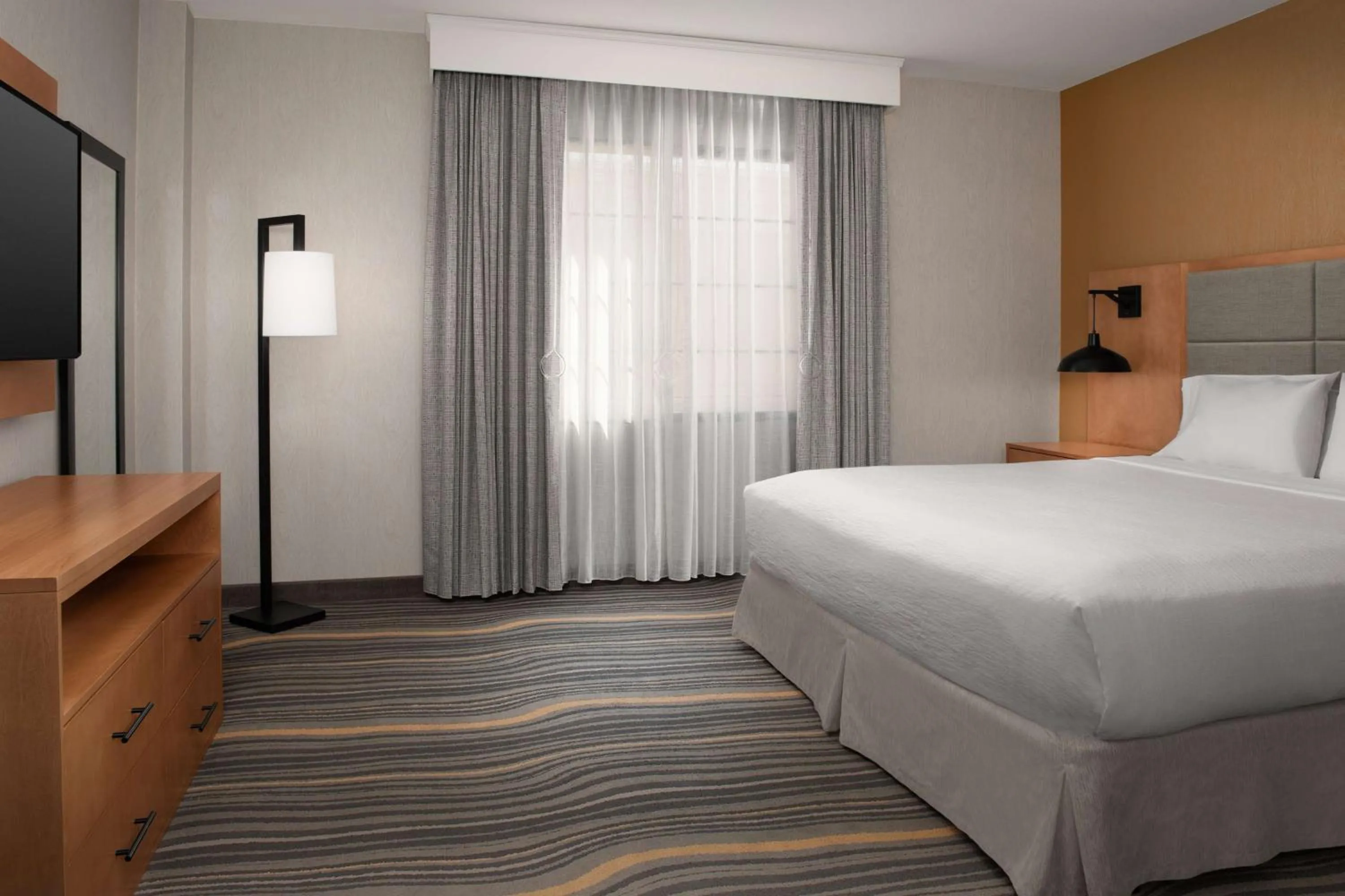 Bed in Embassy Suites La Quinta Hotel & Spa