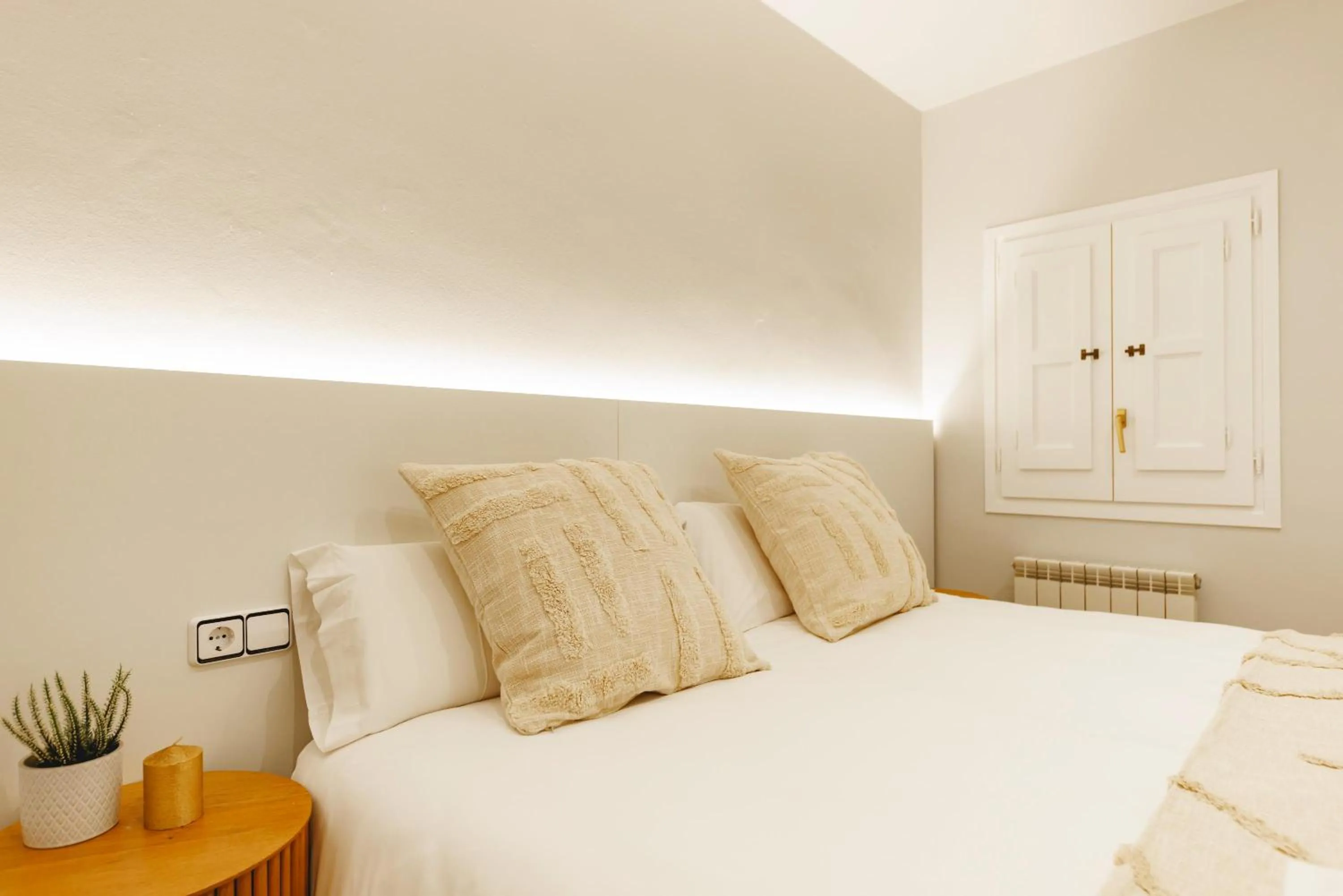 Bed in Bravissimo Apartaments Mora 4