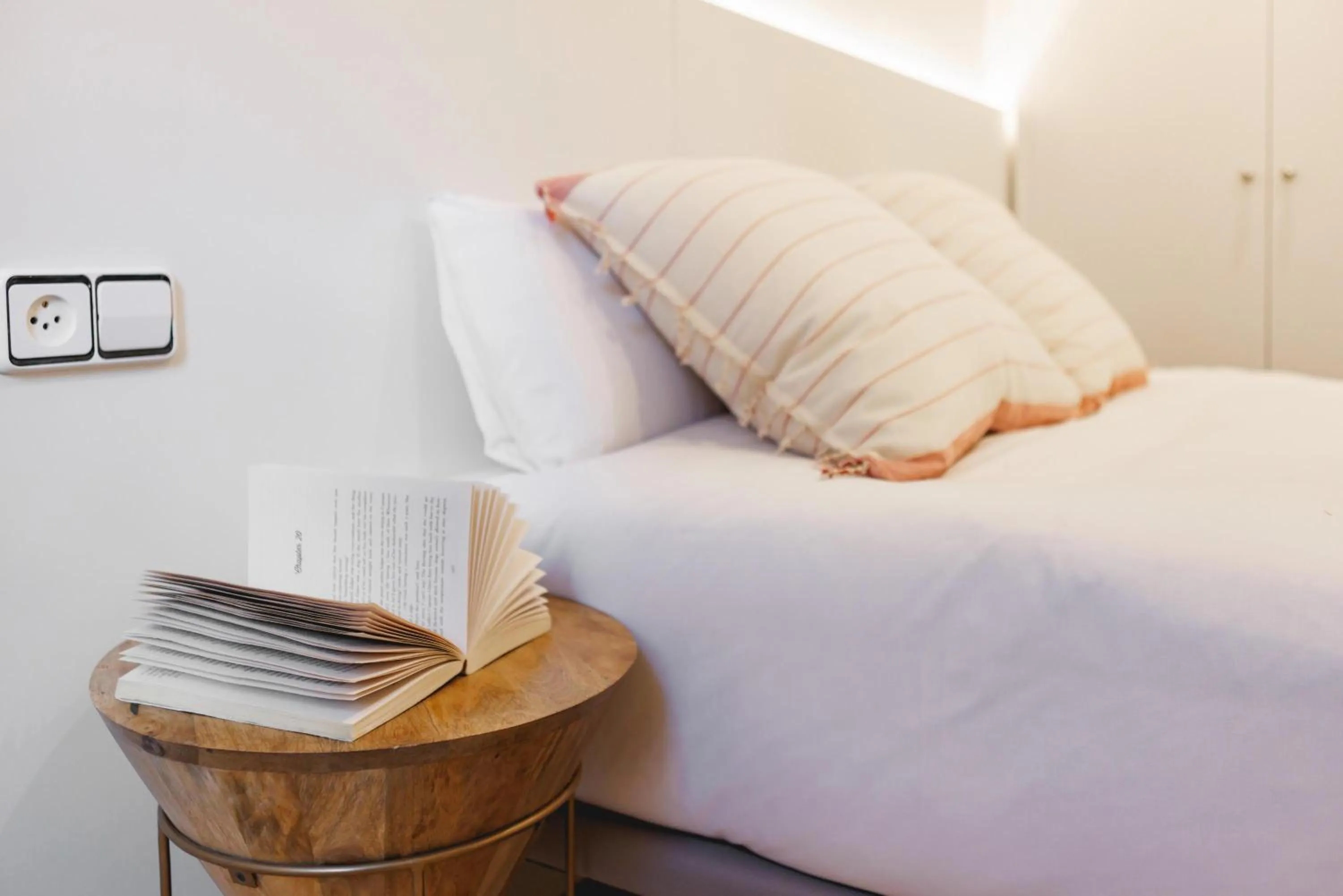 Bed in Bravissimo Apartaments Mora 4