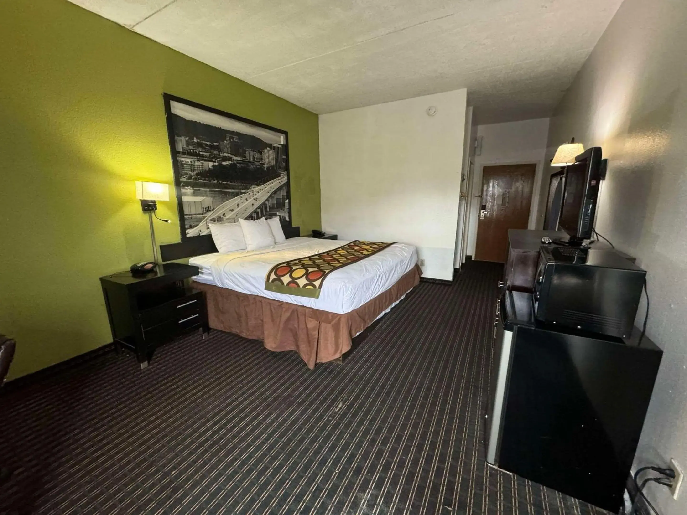 Bedroom, Bed in Rodeway Inn Chattanooga Hamilton Place Bedroom, Bed in Rodeway Inn Chattanooga Hamilton Place