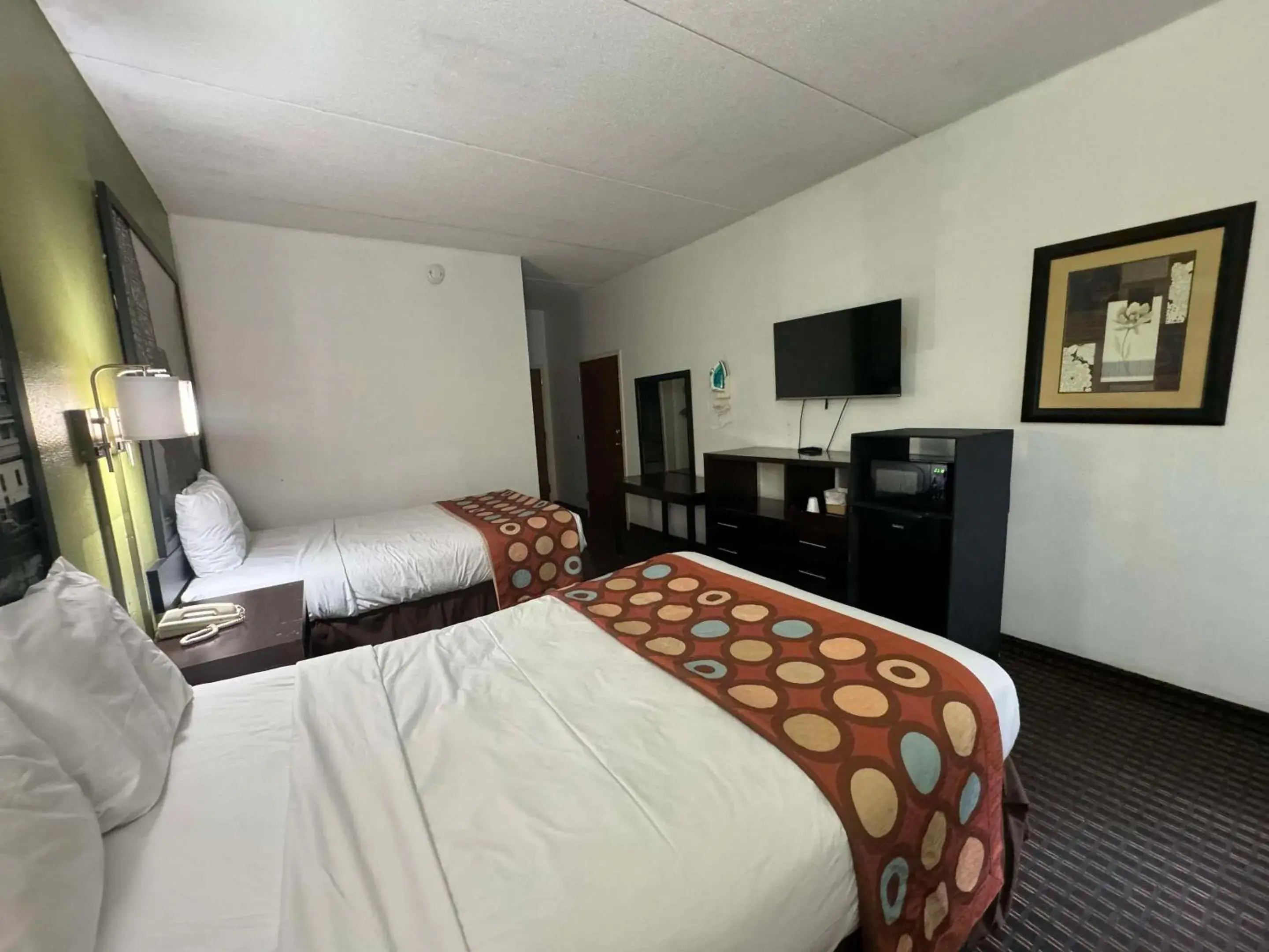 Bedroom, Bed in Rodeway Inn Chattanooga Hamilton Place Bedroom, Bed in Rodeway Inn Chattanooga Hamilton Place