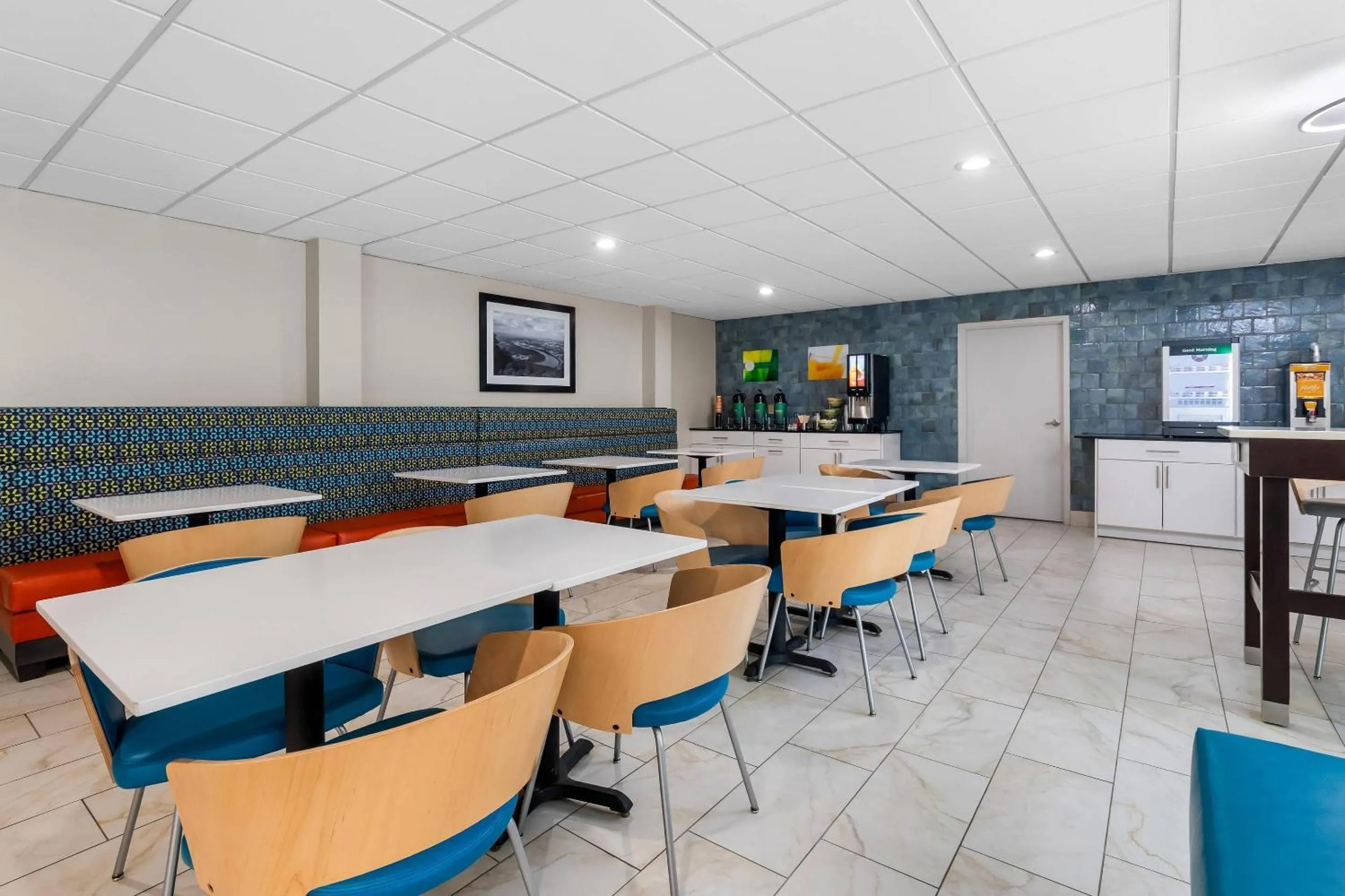 Breakfast in Quality Inn Chattanooga Hamilton Place