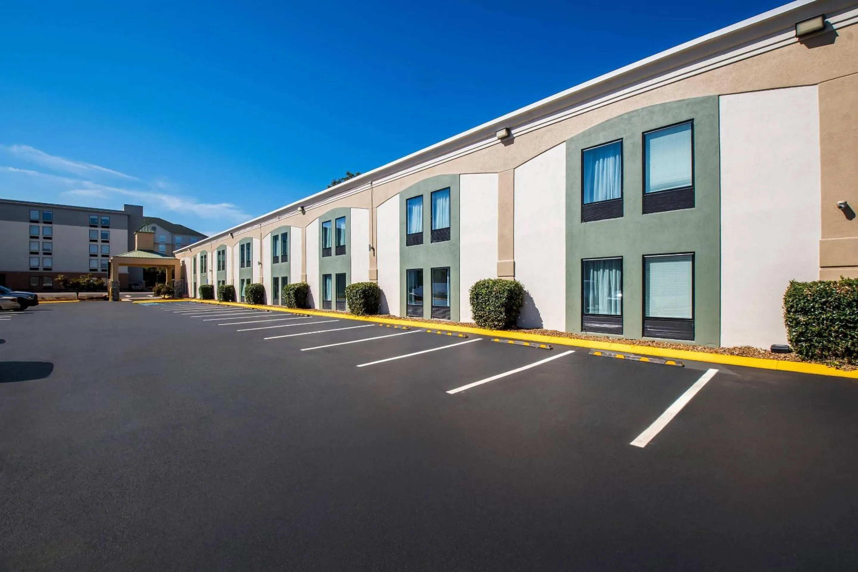 Property building in Quality Inn Chattanooga Hamilton Place