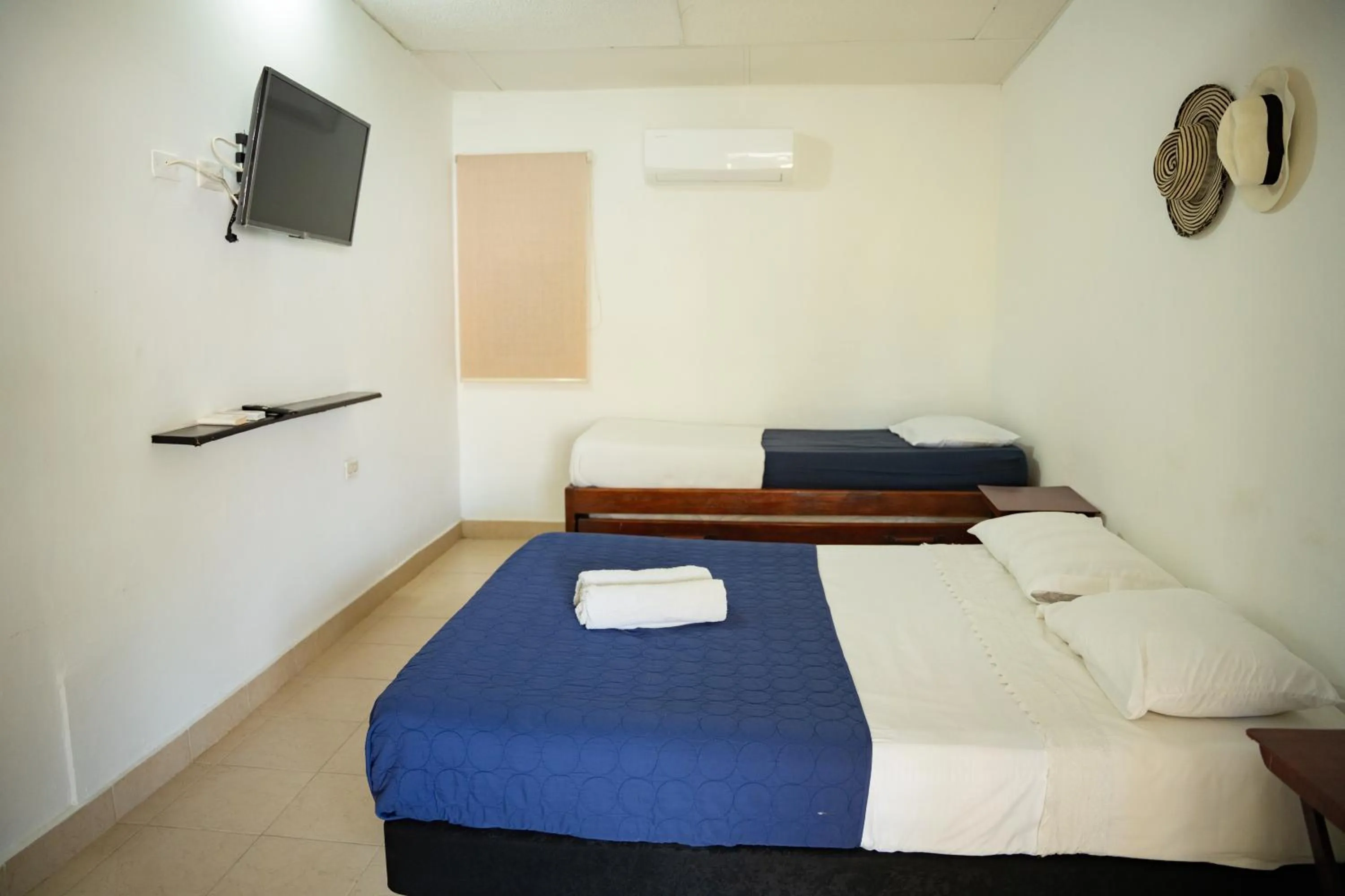 Bedroom, Bed in Hostal del Mar - Tolu