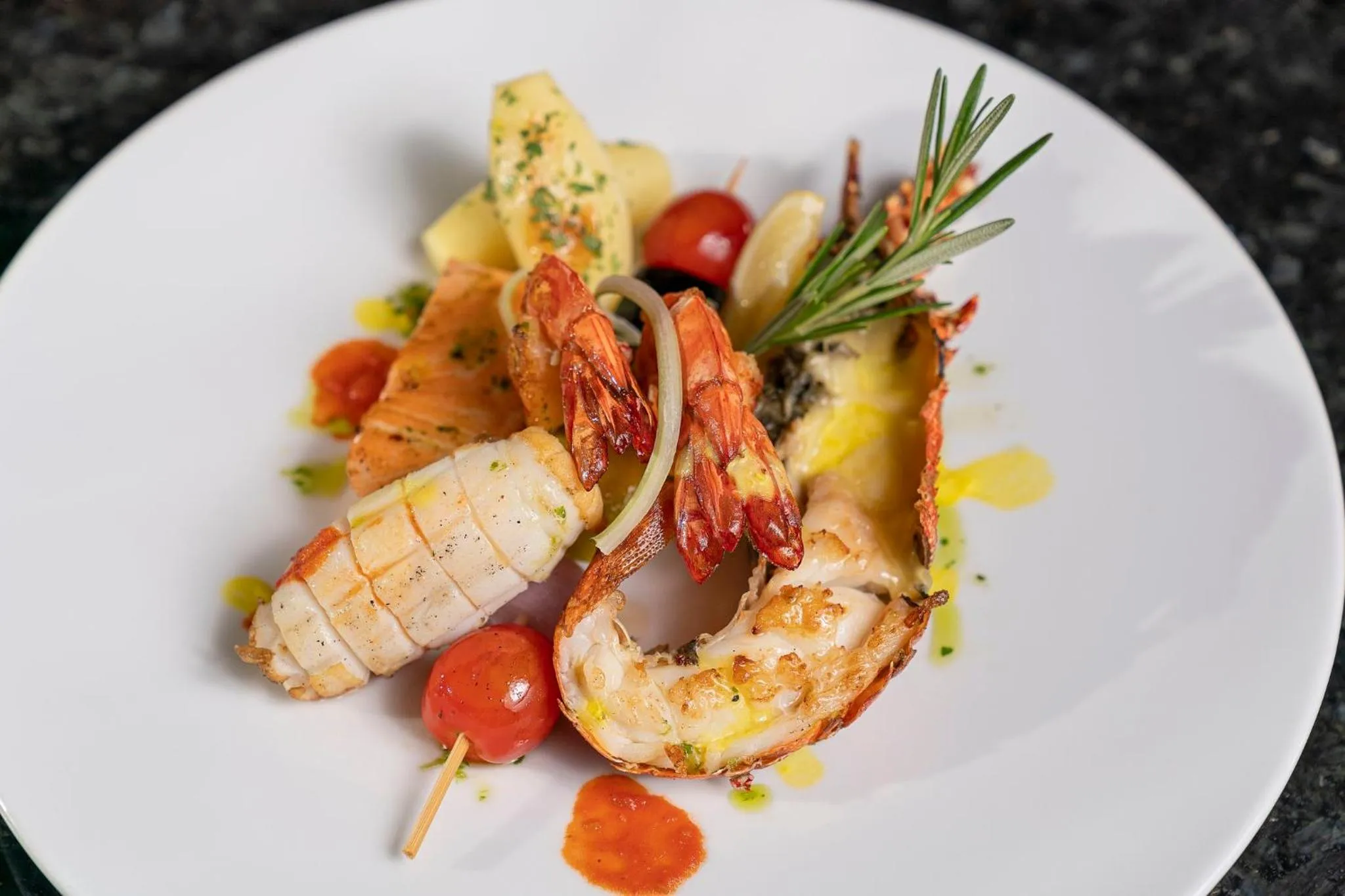 Photo of the whole room in InterContinental Dar Al Tawhid Makkah by IHG