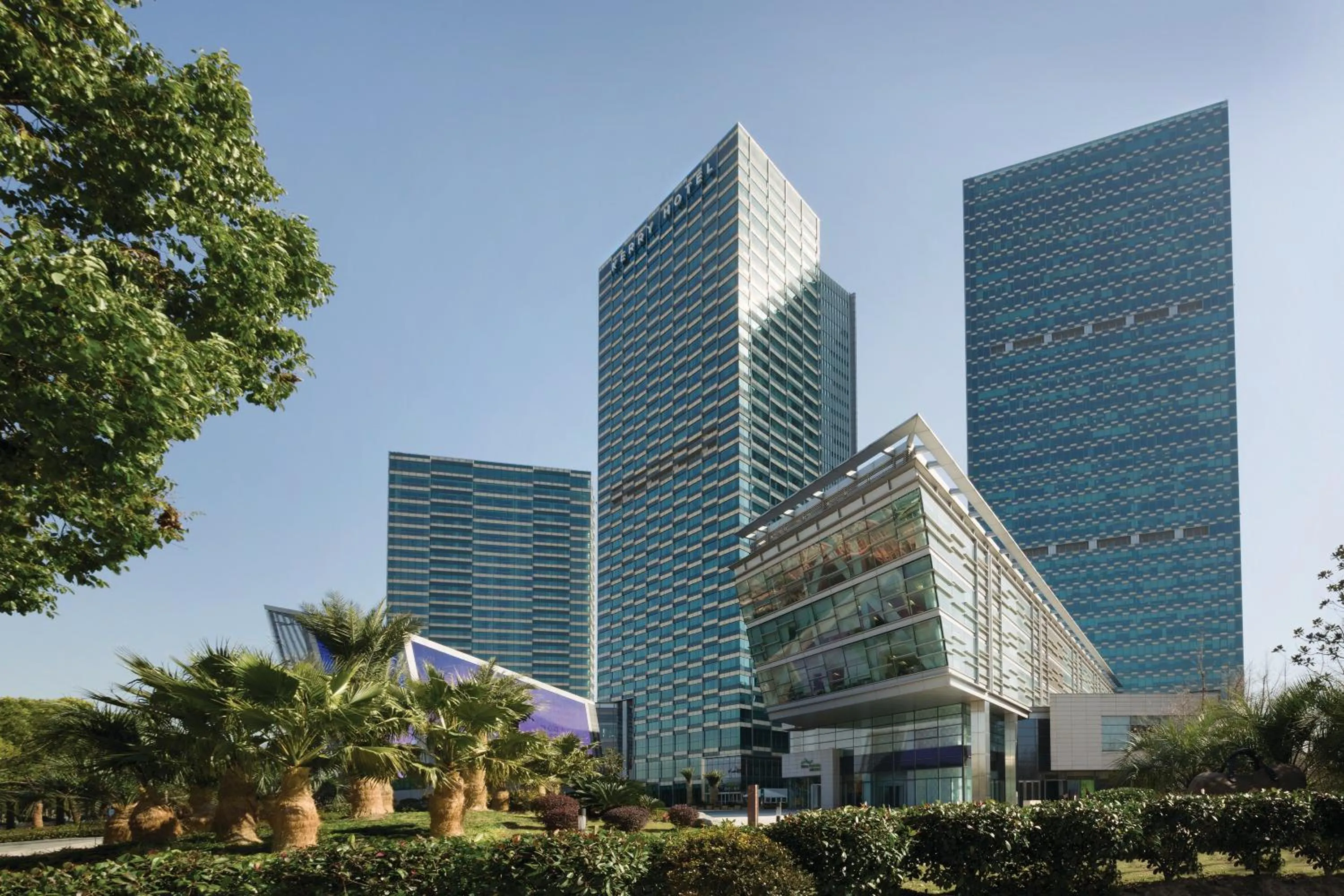 Property building in Kerry Hotel Pudong, Shanghai - Indoor Connecting to Shanghai New International Expo Centre