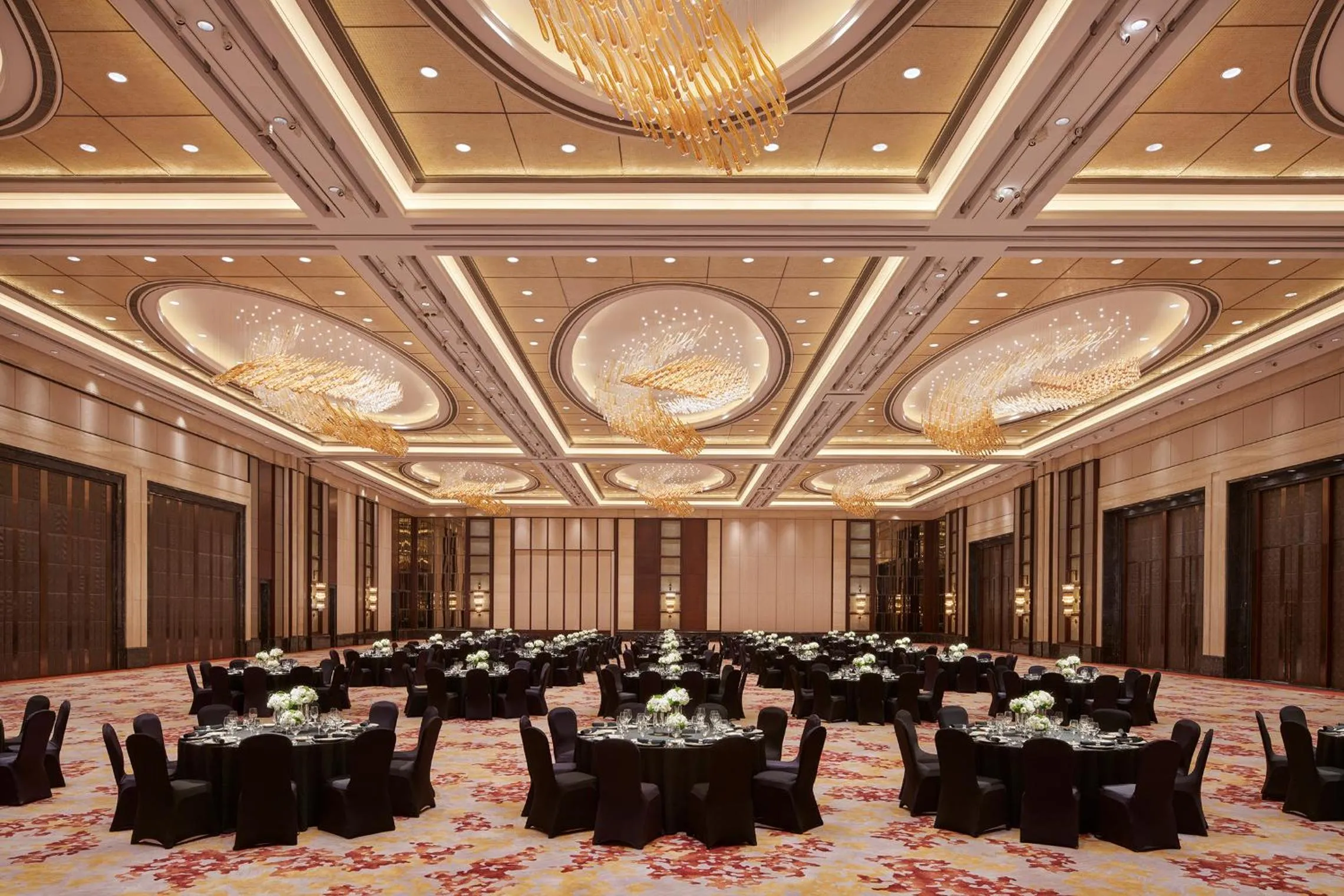 Banquet/Function facilities in Kerry Hotel Pudong, Shanghai - Indoor Connecting to Shanghai New International Expo Centre