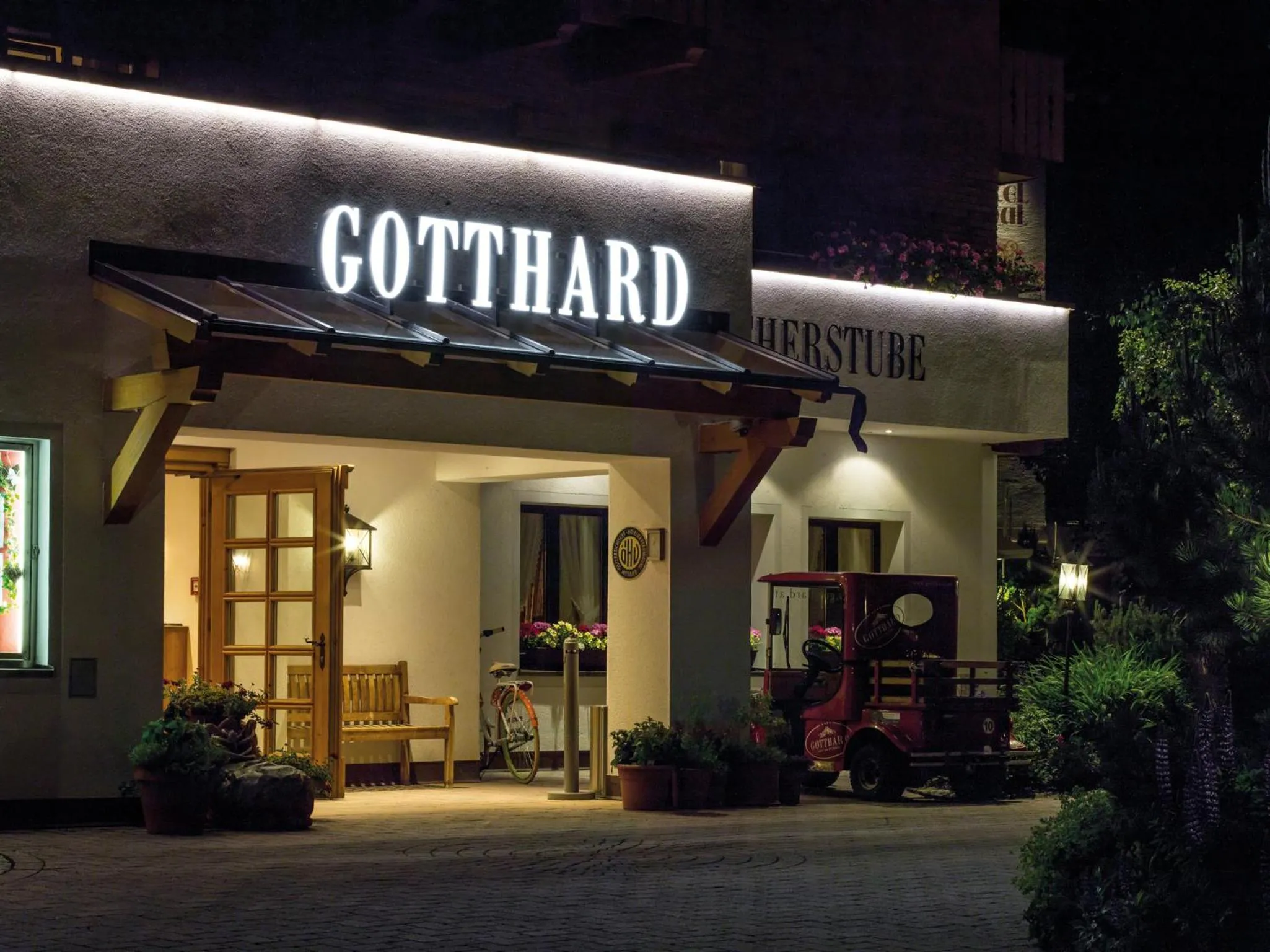 Facade/entrance in Hotel Gotthard