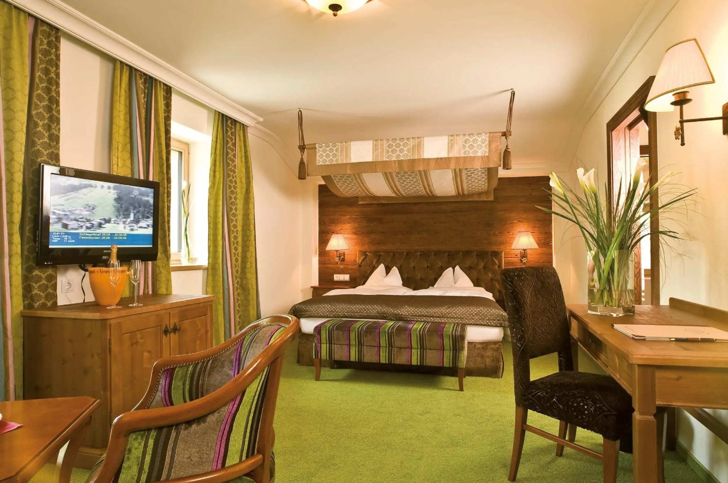 Bed in Hotel Gotthard