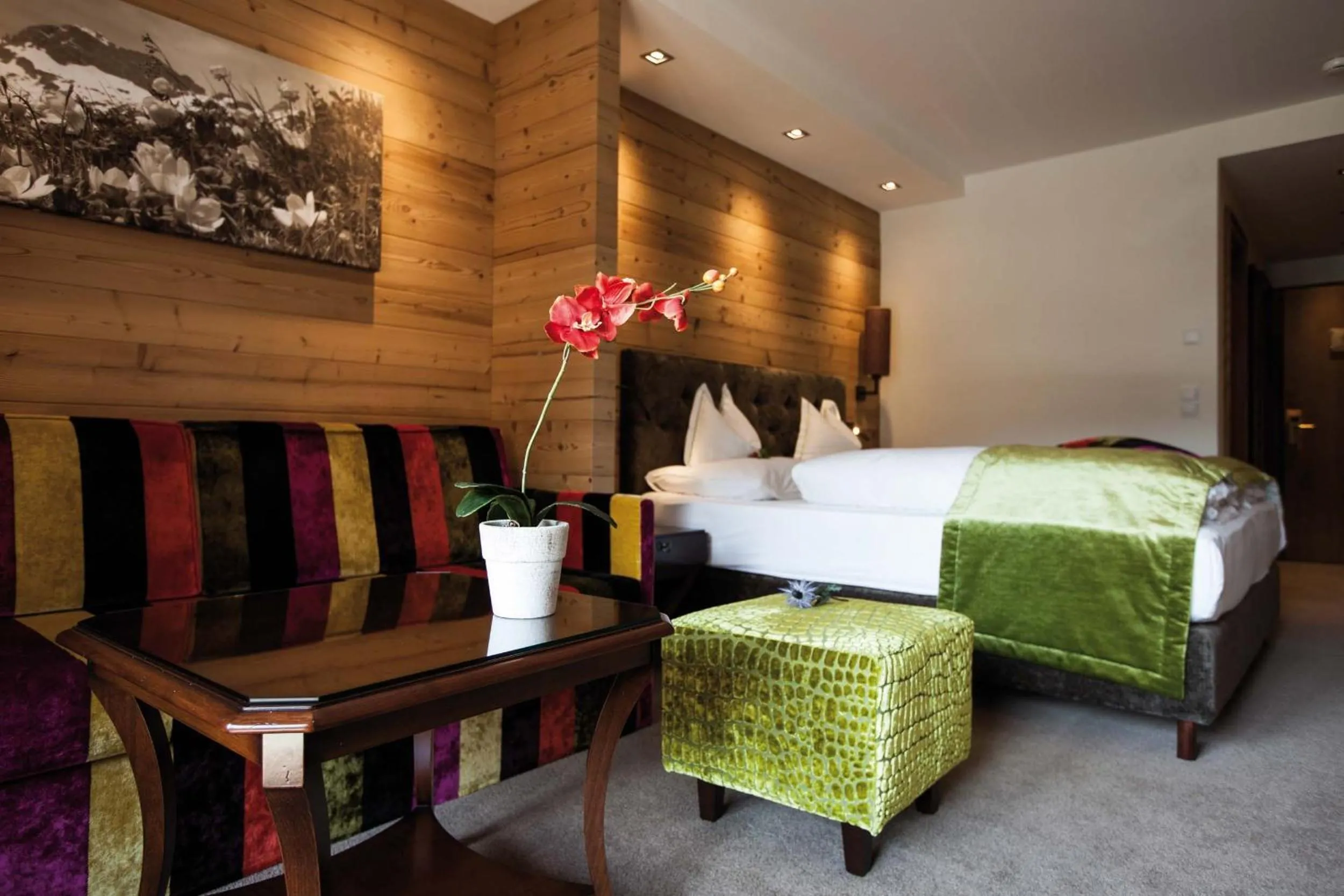 Photo of the whole room, Bed in Hotel Gotthard