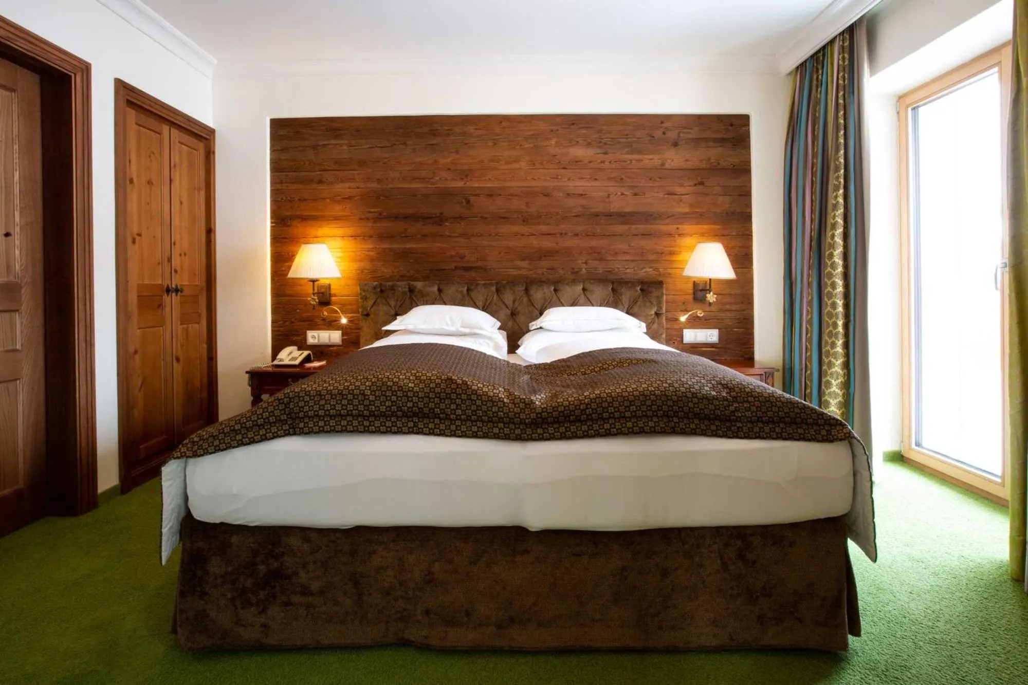 Photo of the whole room, Bed in Hotel Gotthard