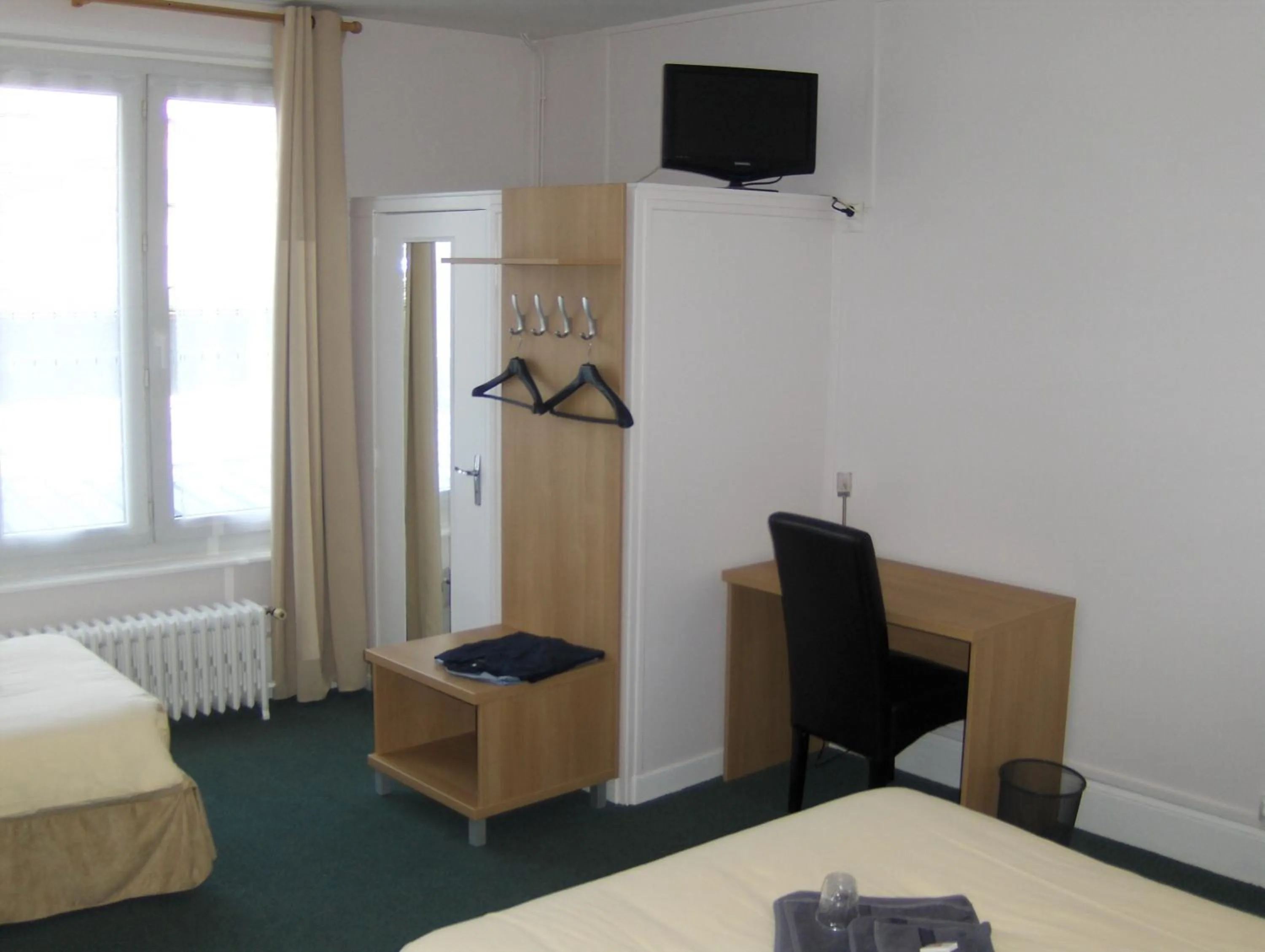 Photo of the whole room in La Tour de Crecy