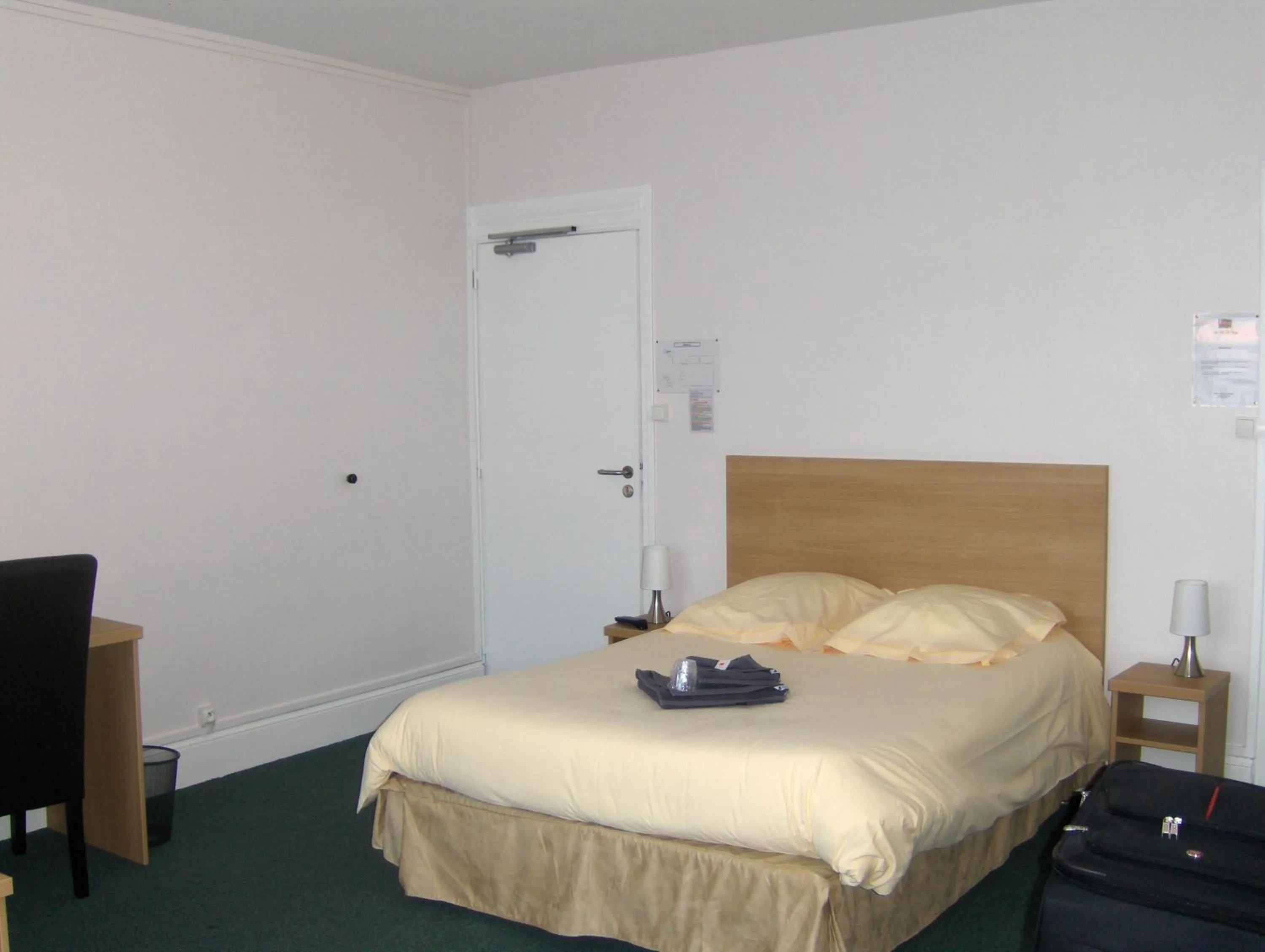 Photo of the whole room in La Tour de Crecy