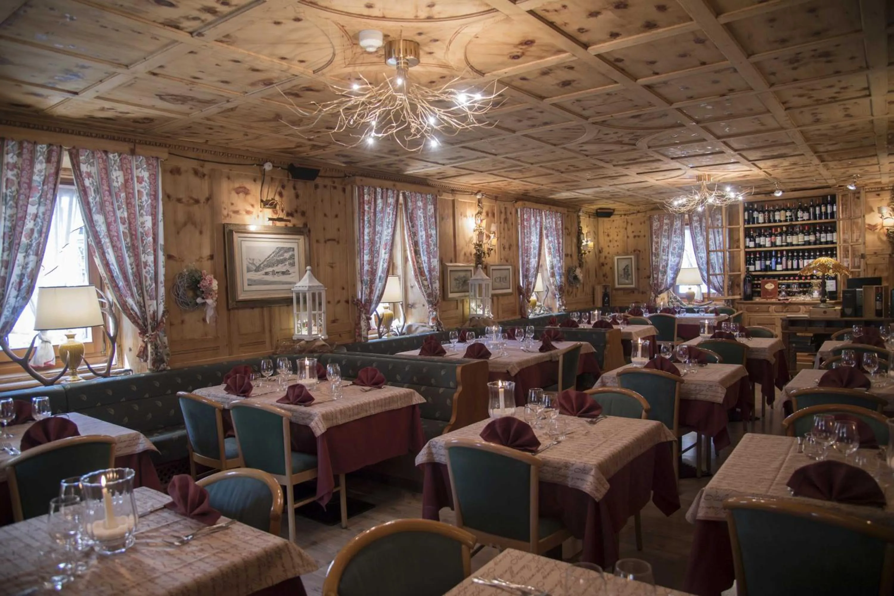 Restaurant/places to eat in Hotel Alpina