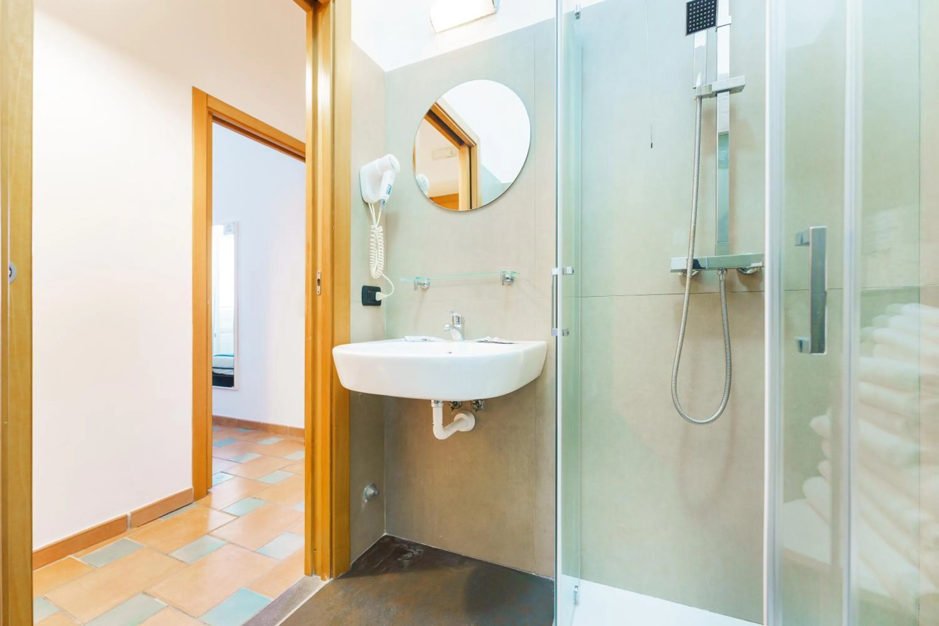 Shower in Le Grand Bleu - Gioia Apartments