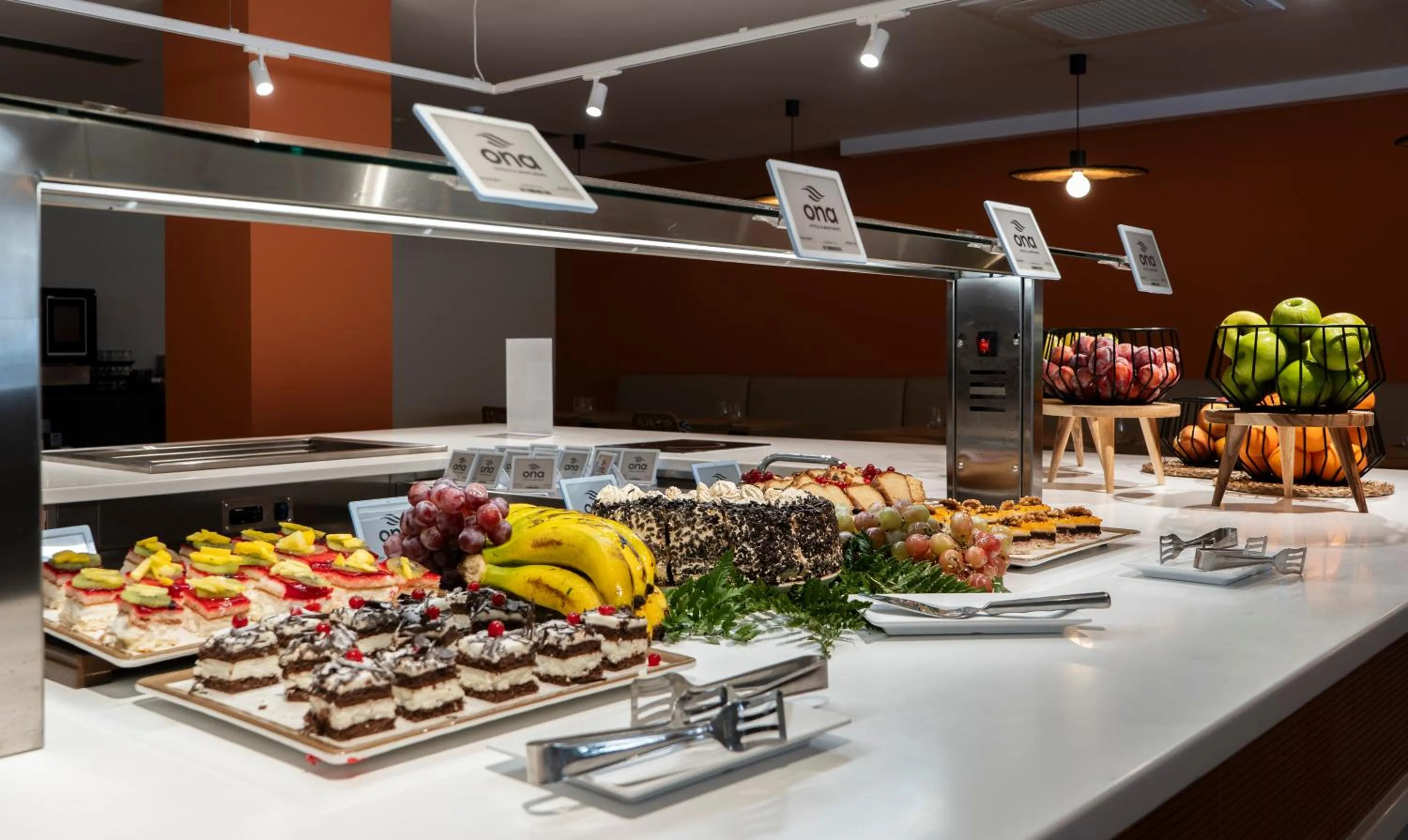 Restaurant/places to eat in Ona Alborada