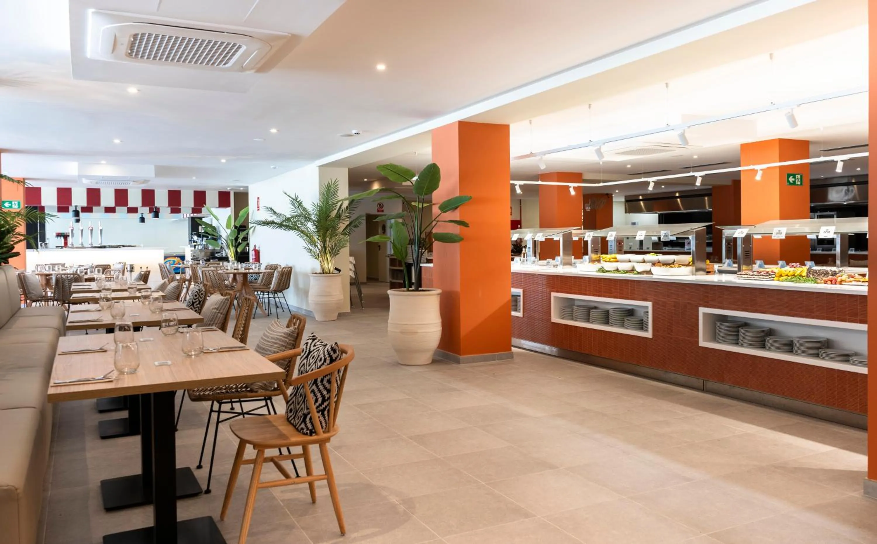 Restaurant/places to eat in Ona Alborada