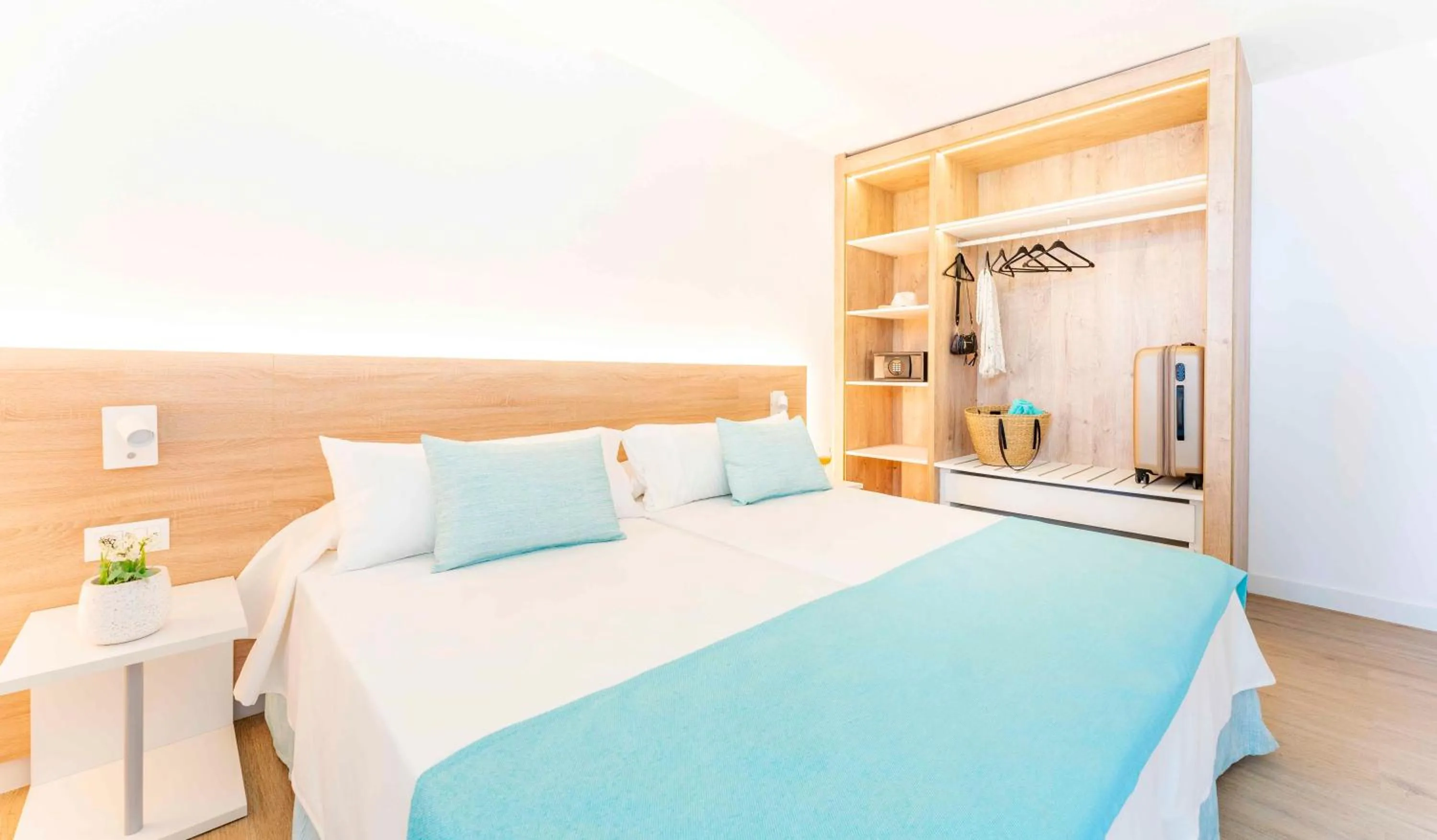 Photo of the whole room, Bed in Ona Alborada