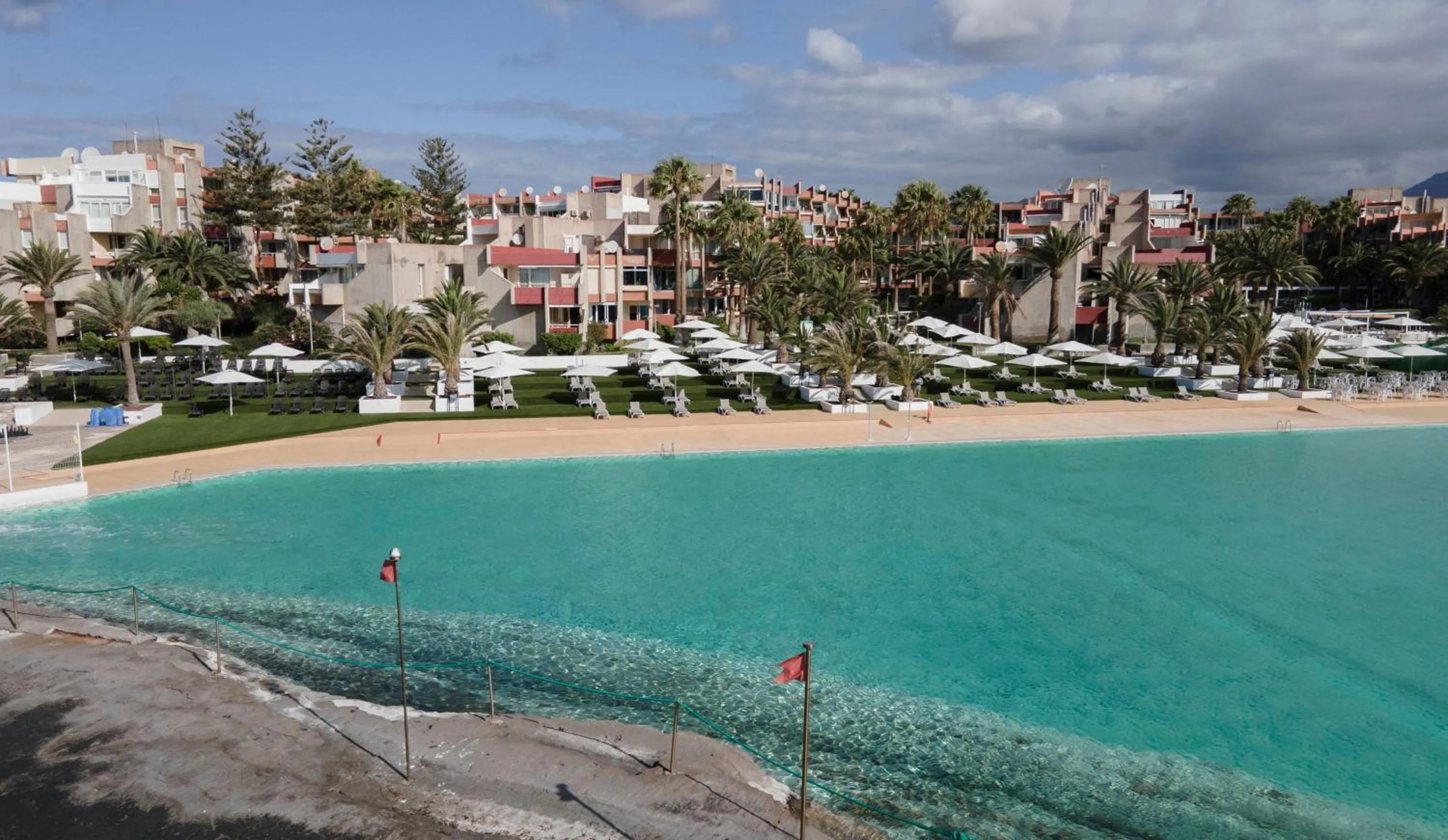 Swimming pool in Ona Alborada