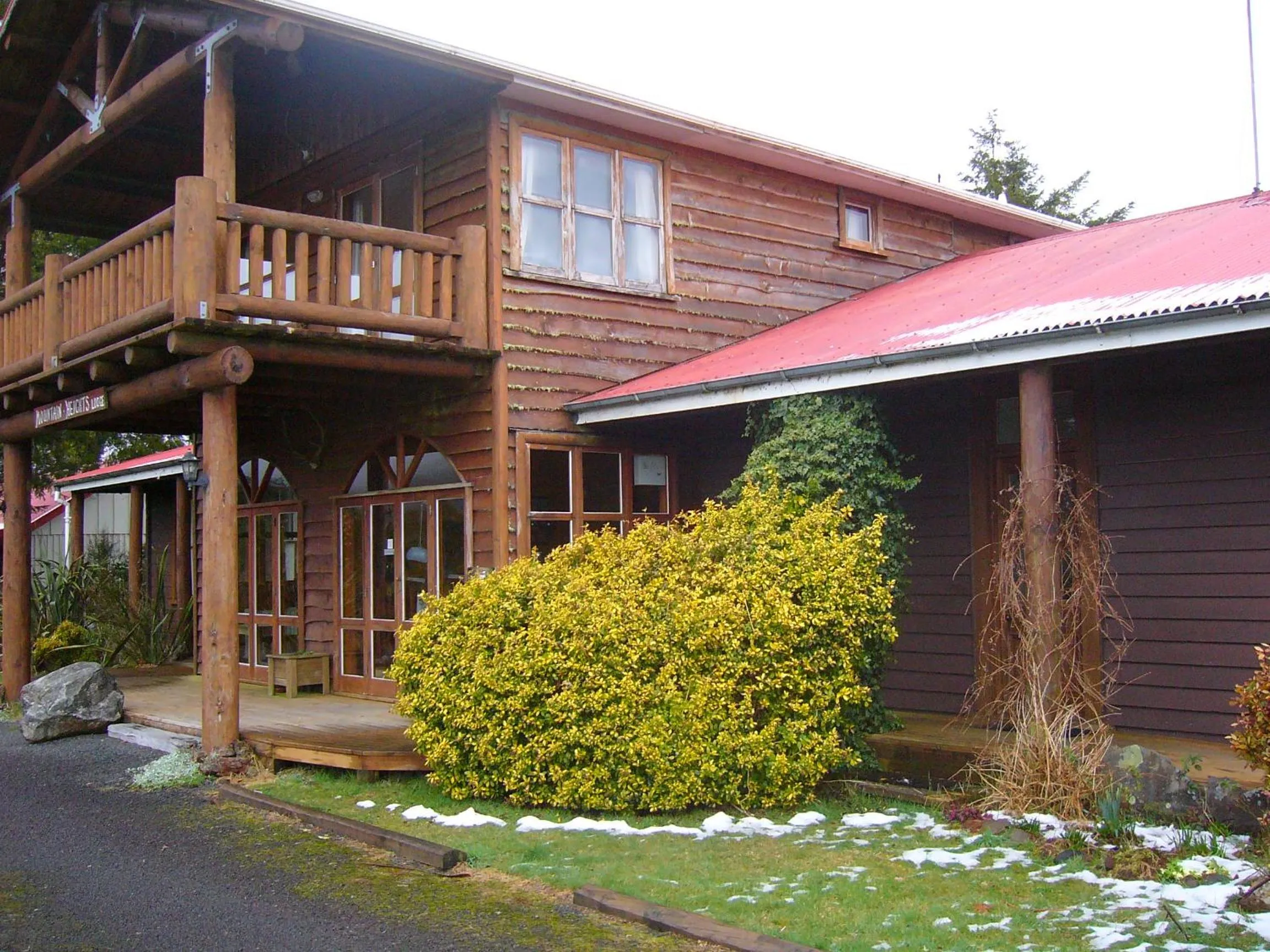 Property building in Mountain Heights Lodge