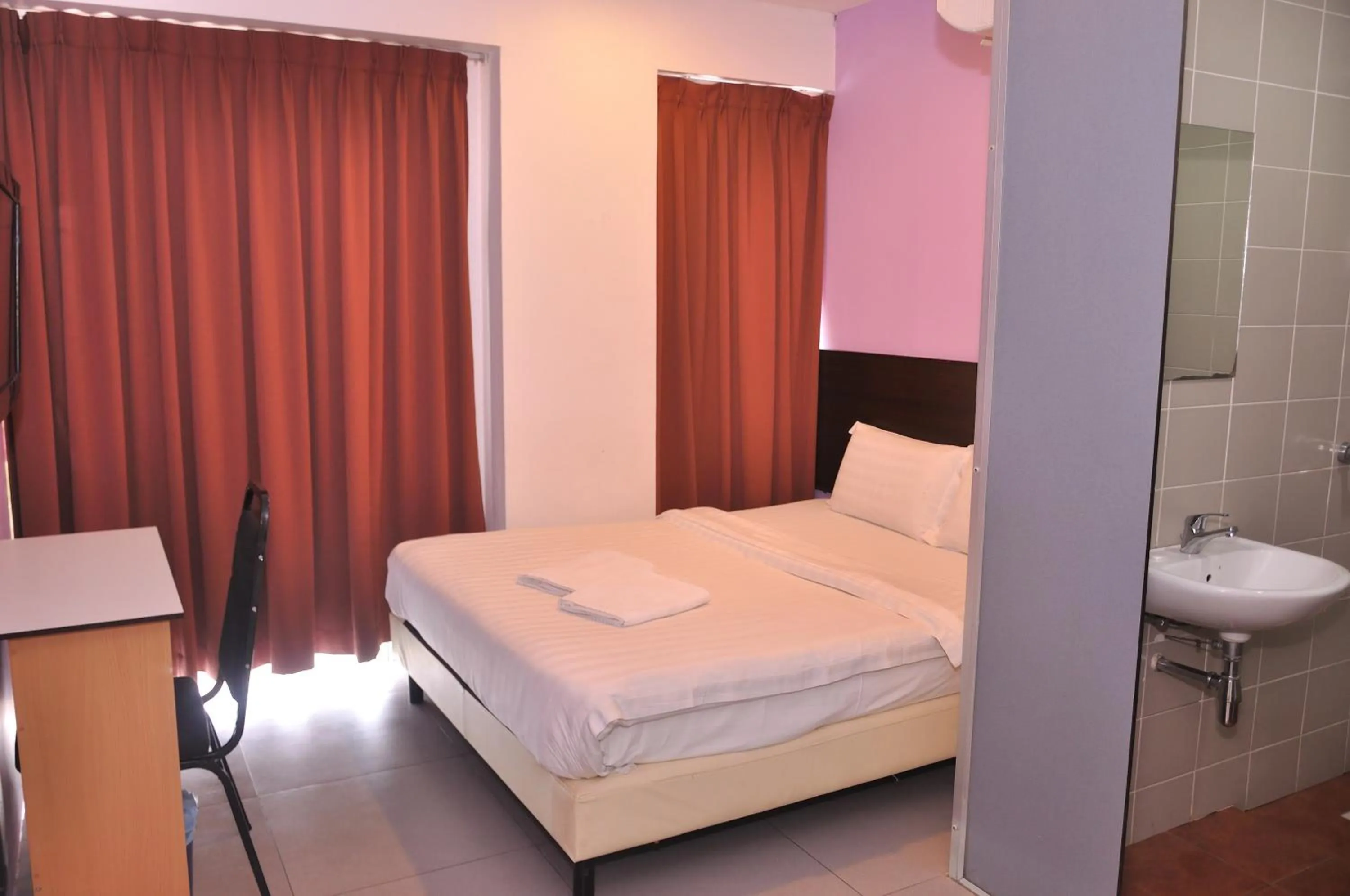 Bedroom, Bed in Kuching Transit Inn