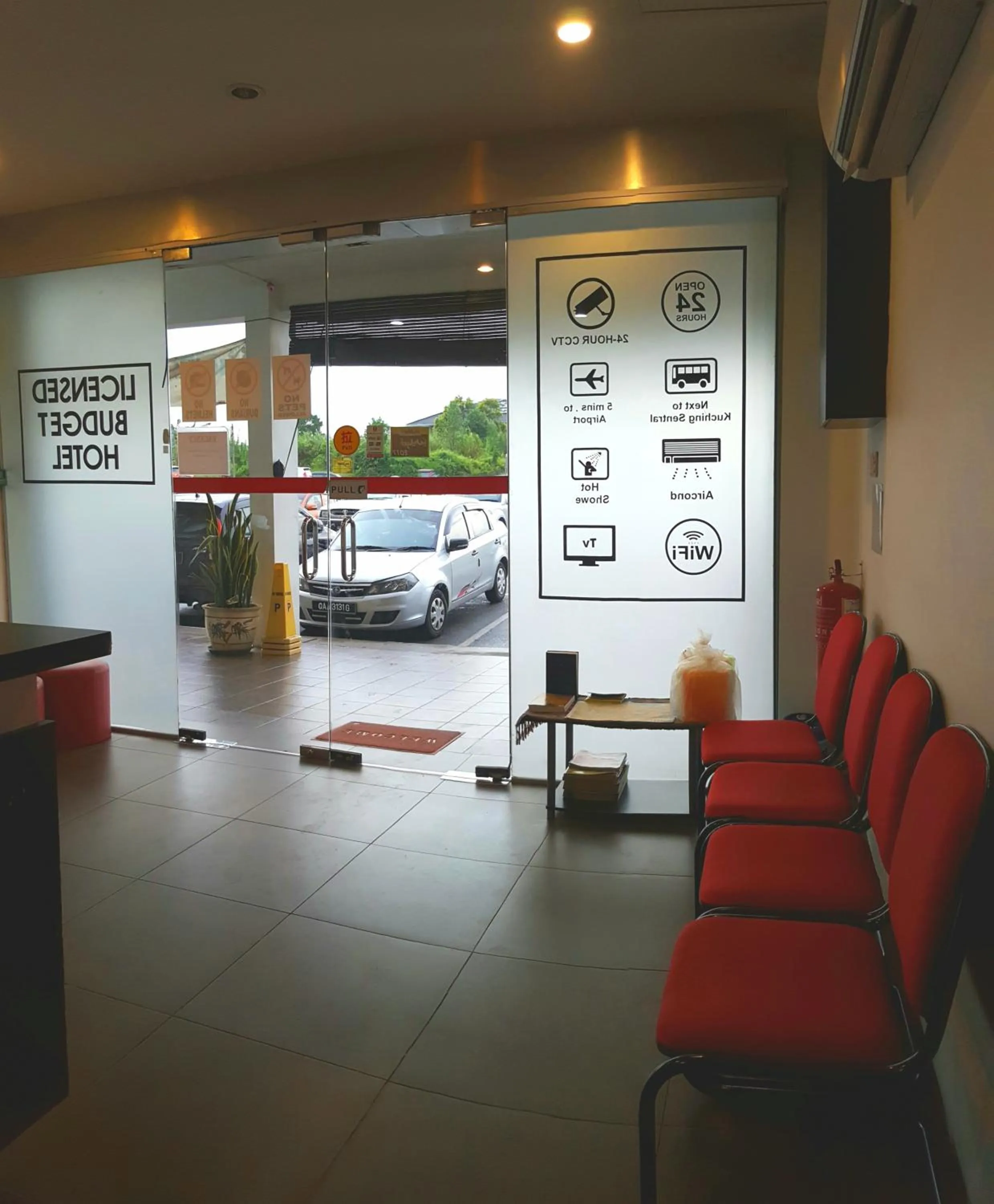 Facade/entrance in Kuching Transit Inn