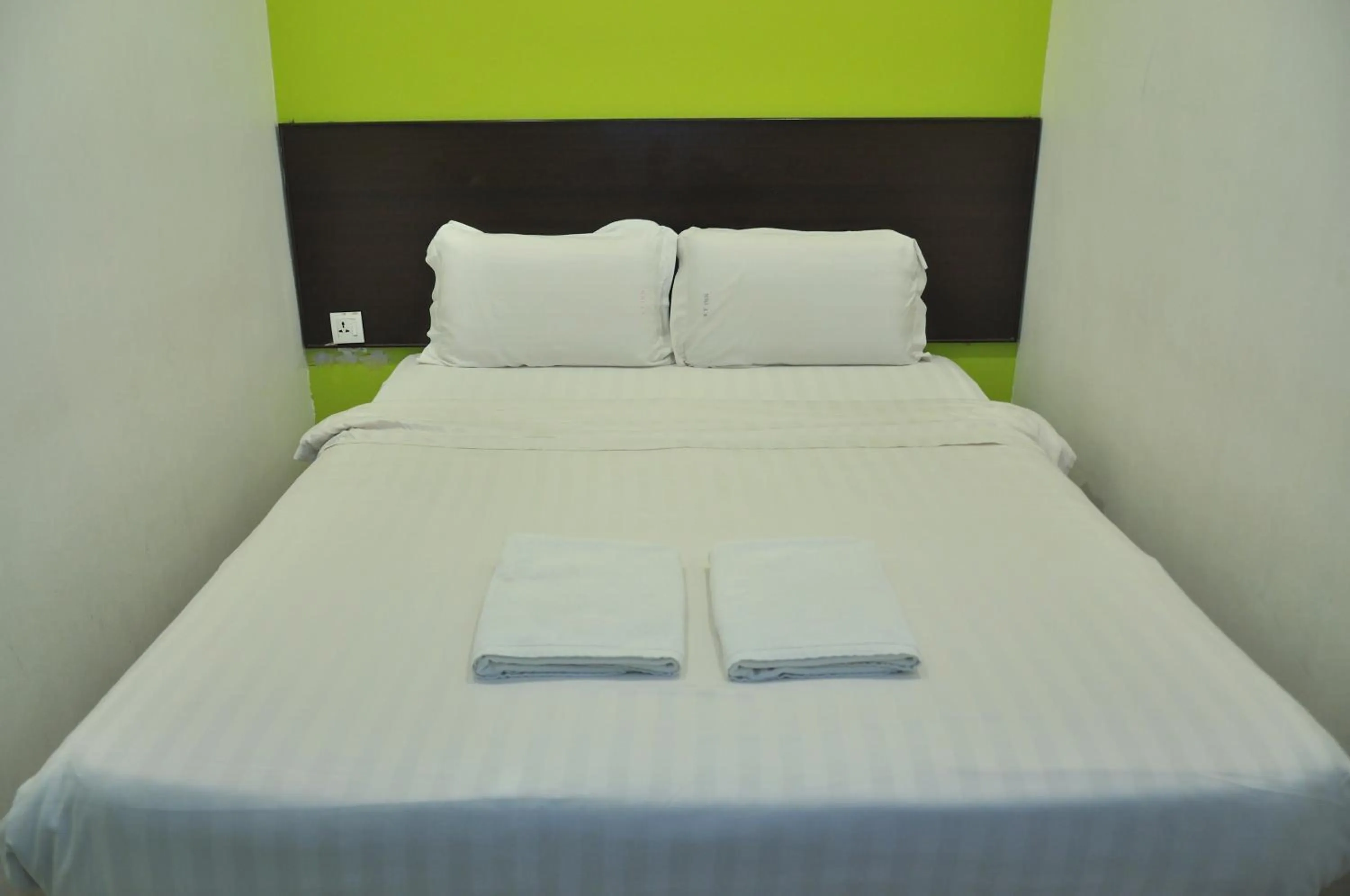 Bedroom, Bed in Kuching Transit Inn