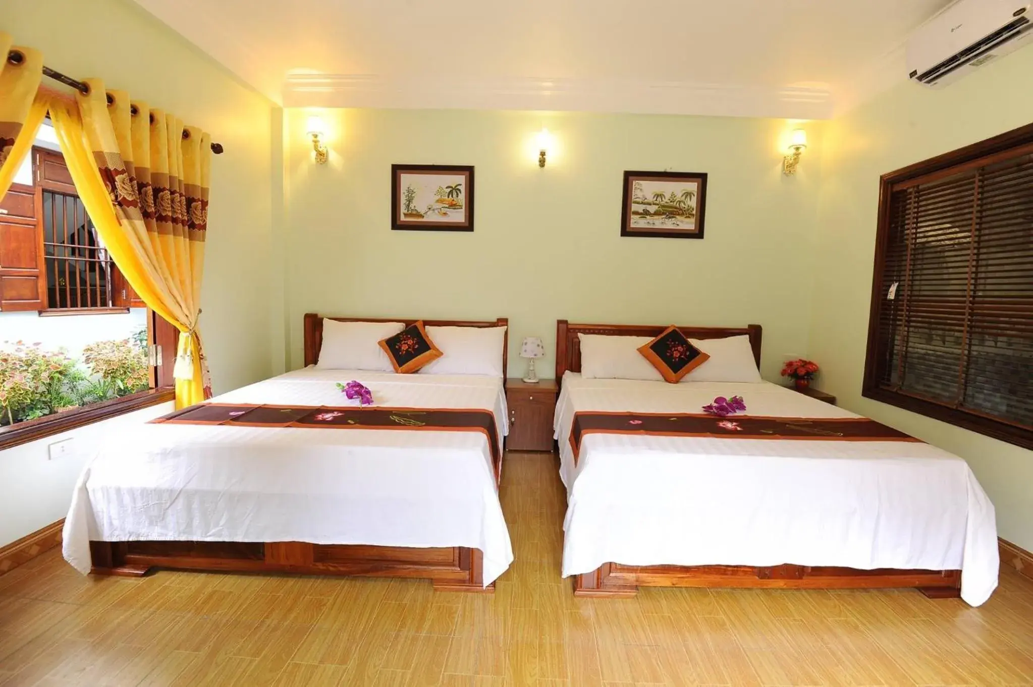 Family Room with Balcony in Tam Coc Tuan Minh Homestay Family Room with Balcony in Tam Coc Tuan Minh Homestay