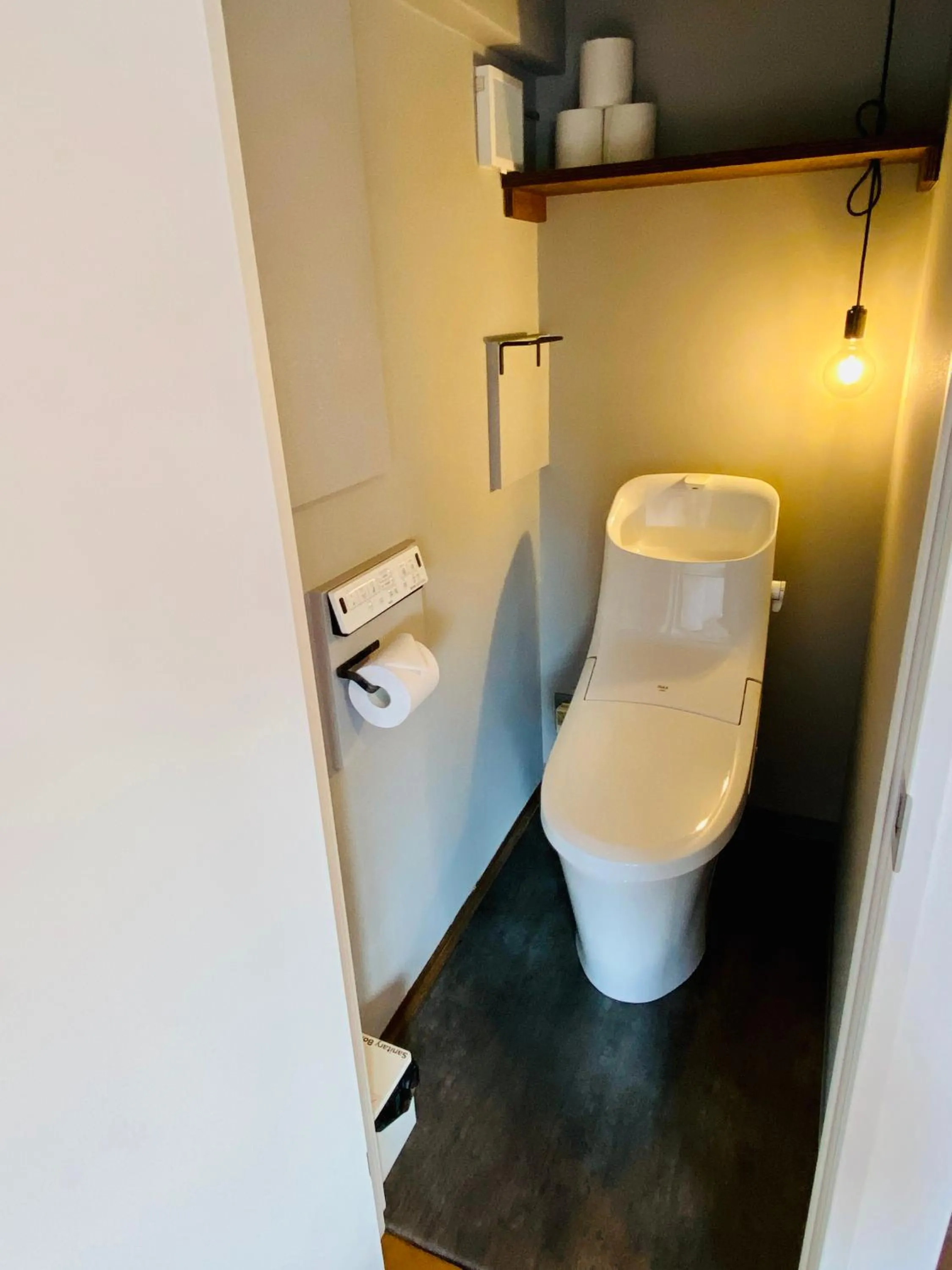 Toilet in Hostel Chapter Two Tokyo
