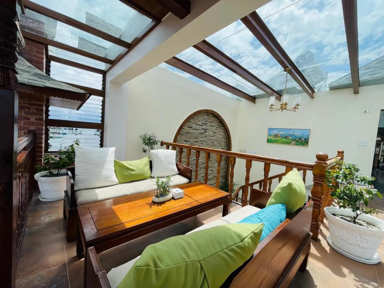 Lounge or bar in Timber House by Tara Group