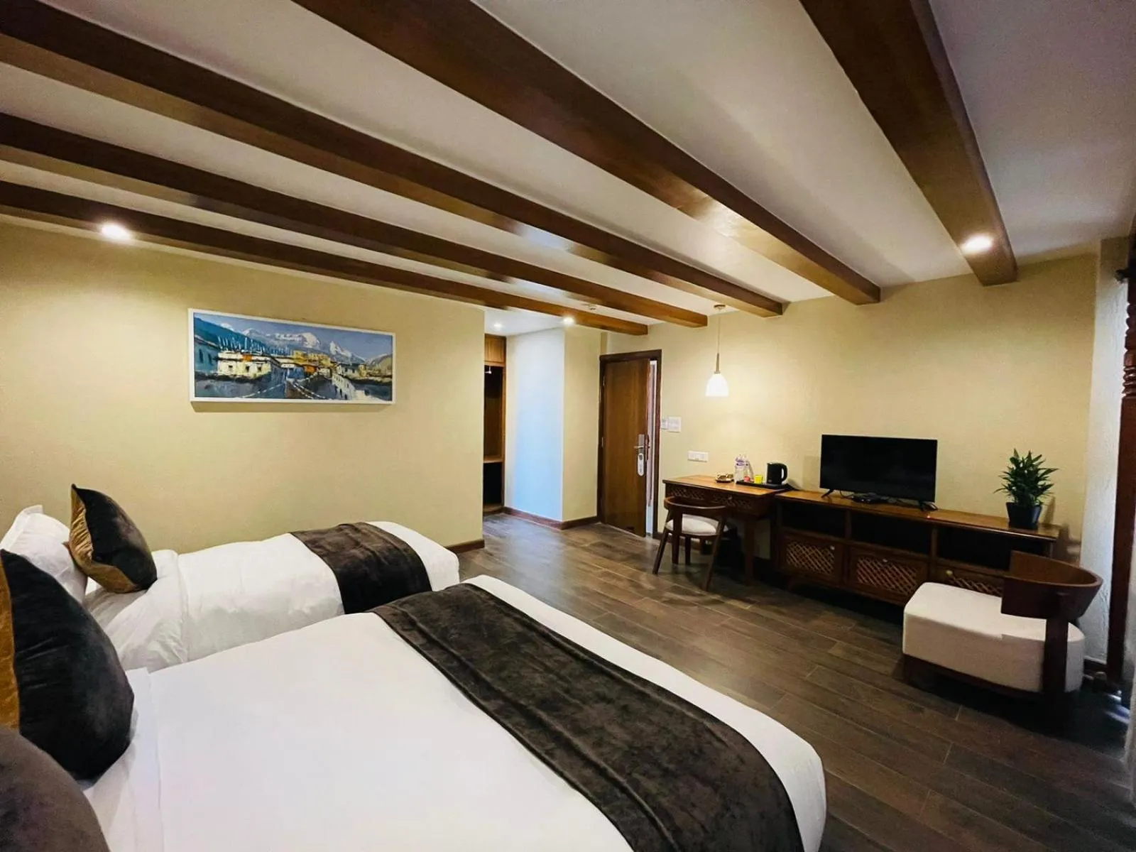 Photo of the whole room, Bed in Timber House by Tara Group