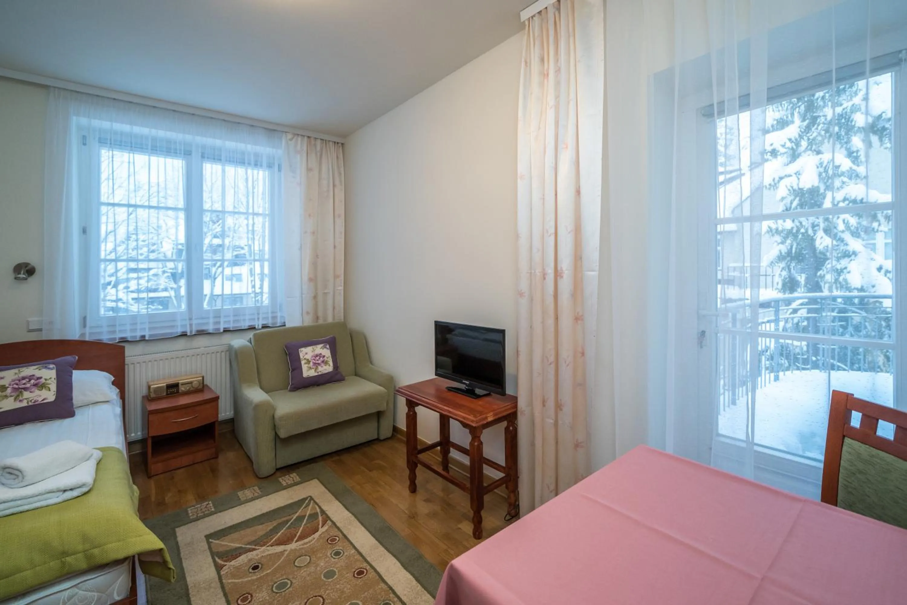 Bed in Astoria - Willa Literatów