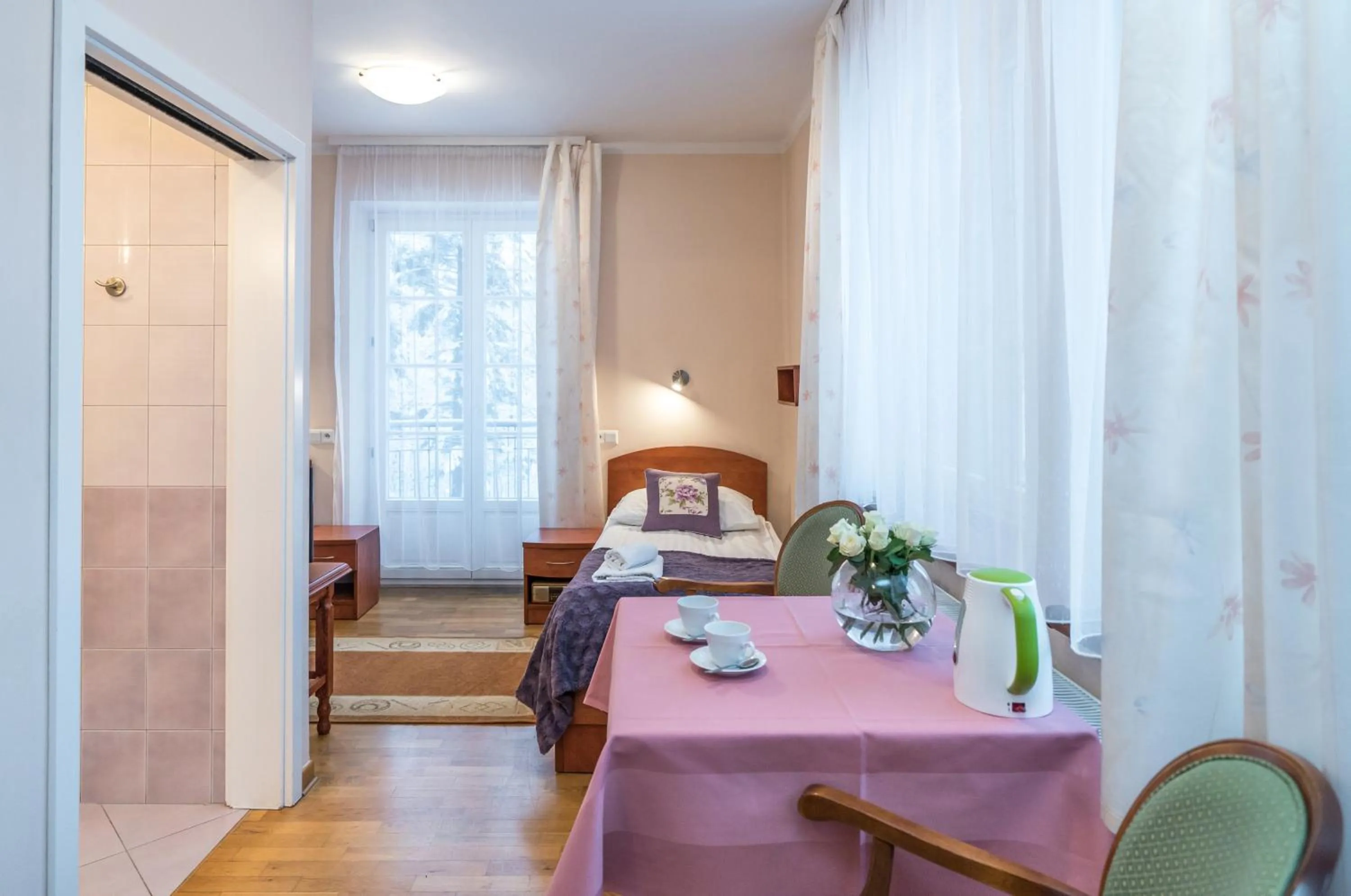 Bed in Astoria - Willa Literatów