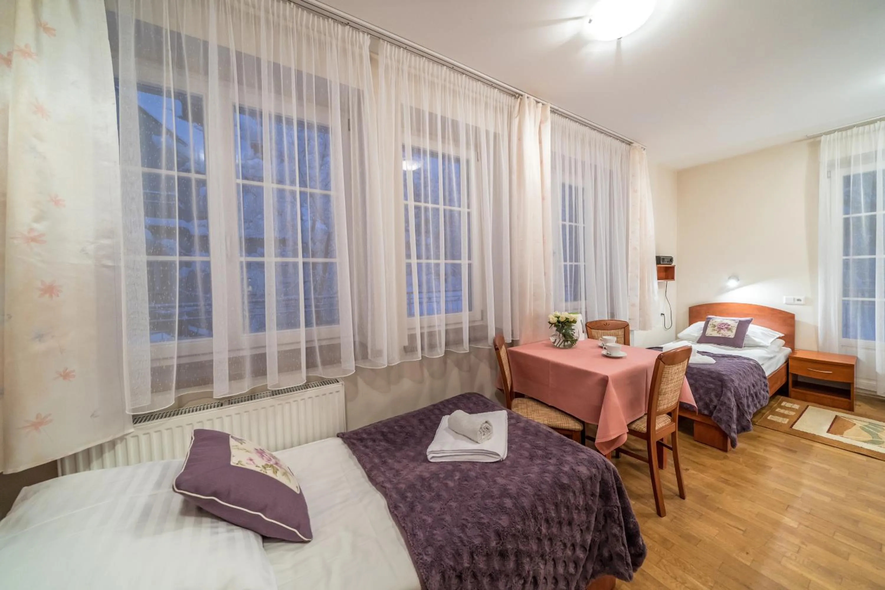 Bed in Astoria - Willa Literatów