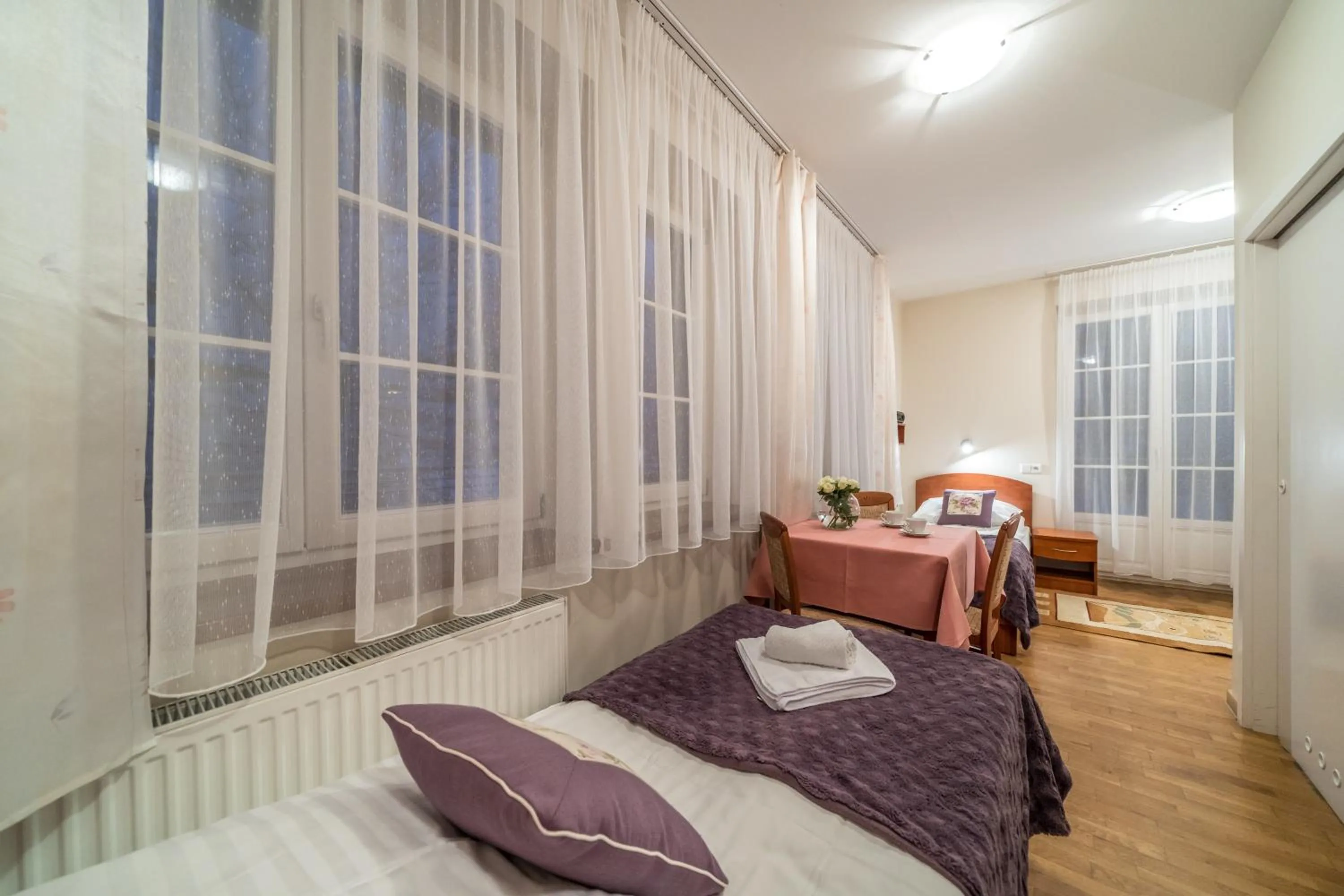 Bed in Astoria - Willa Literatów