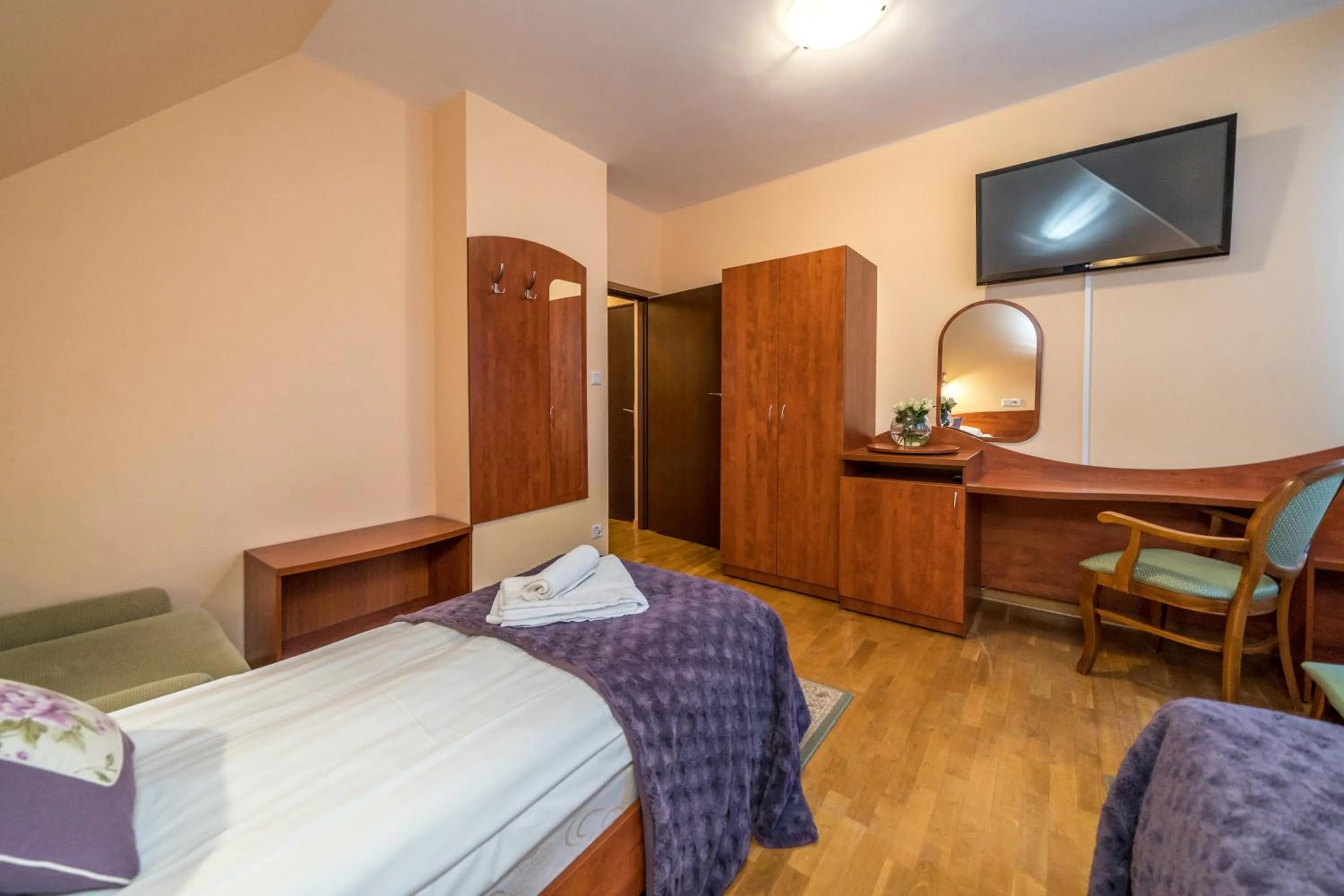 Bed in Astoria - Willa Literatów