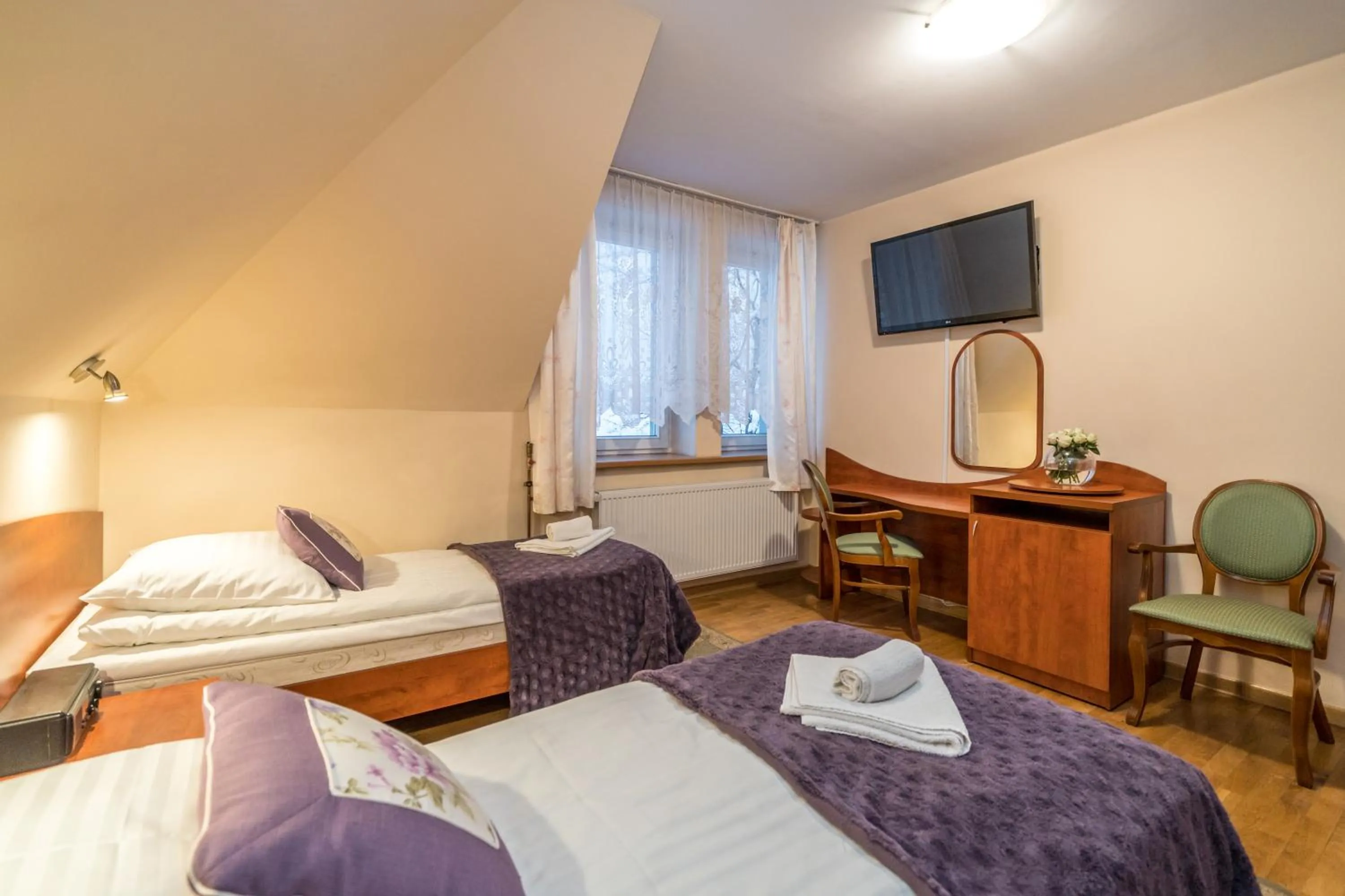 Bed in Astoria - Willa Literatów